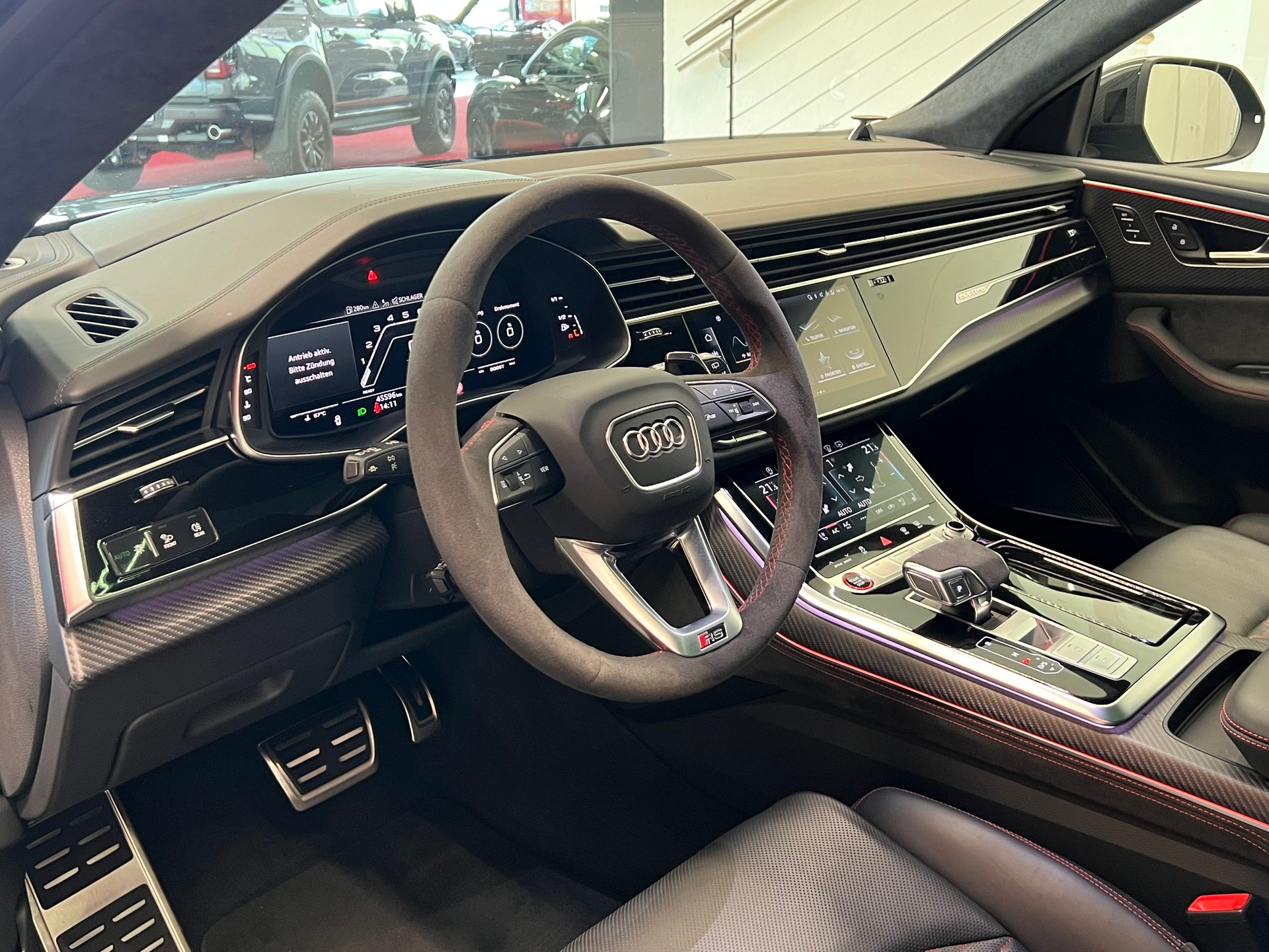 AUDI RSQ8  quattro tiptronic-image-12