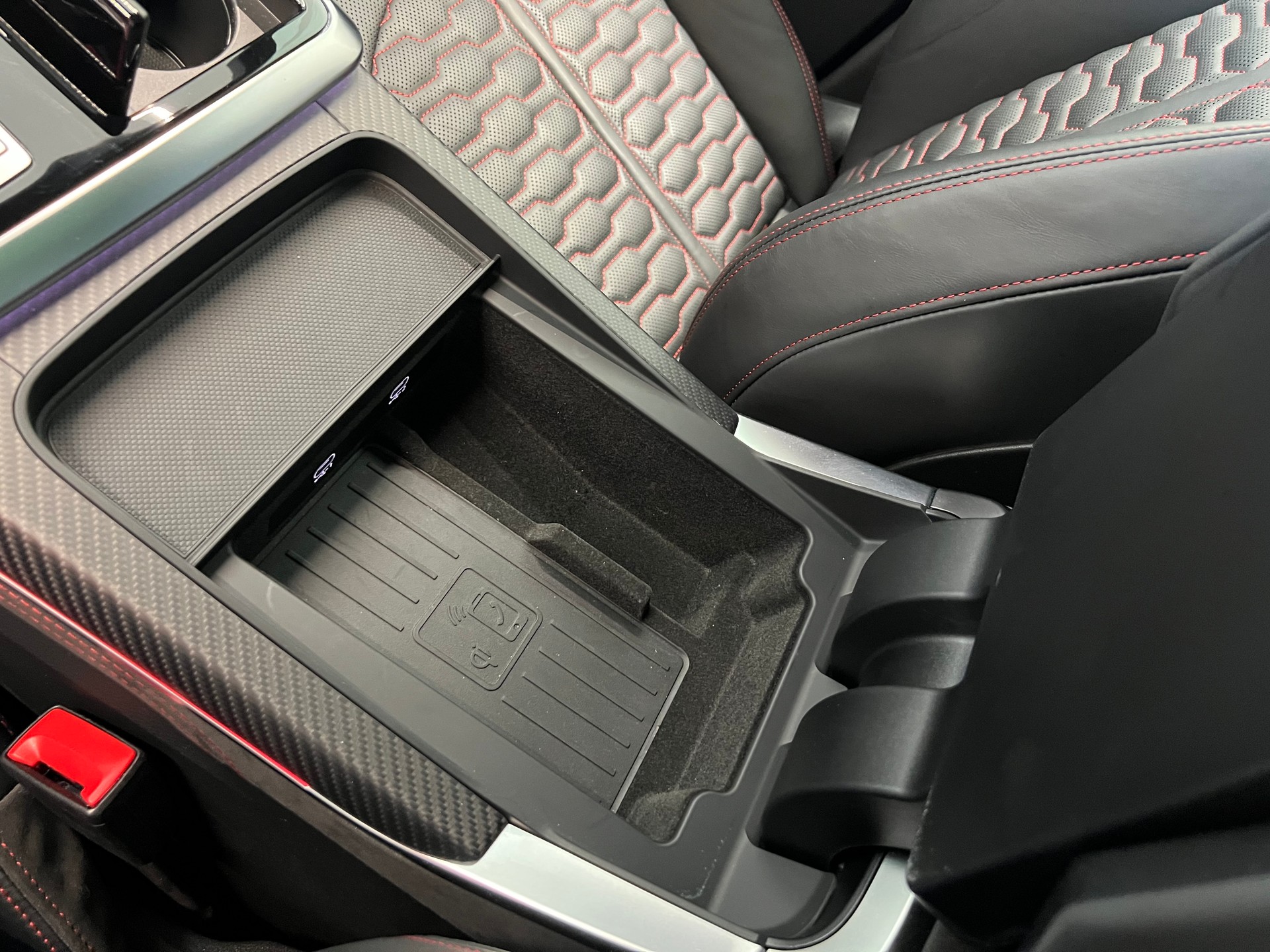AUDI RSQ8  quattro tiptronic-image-31