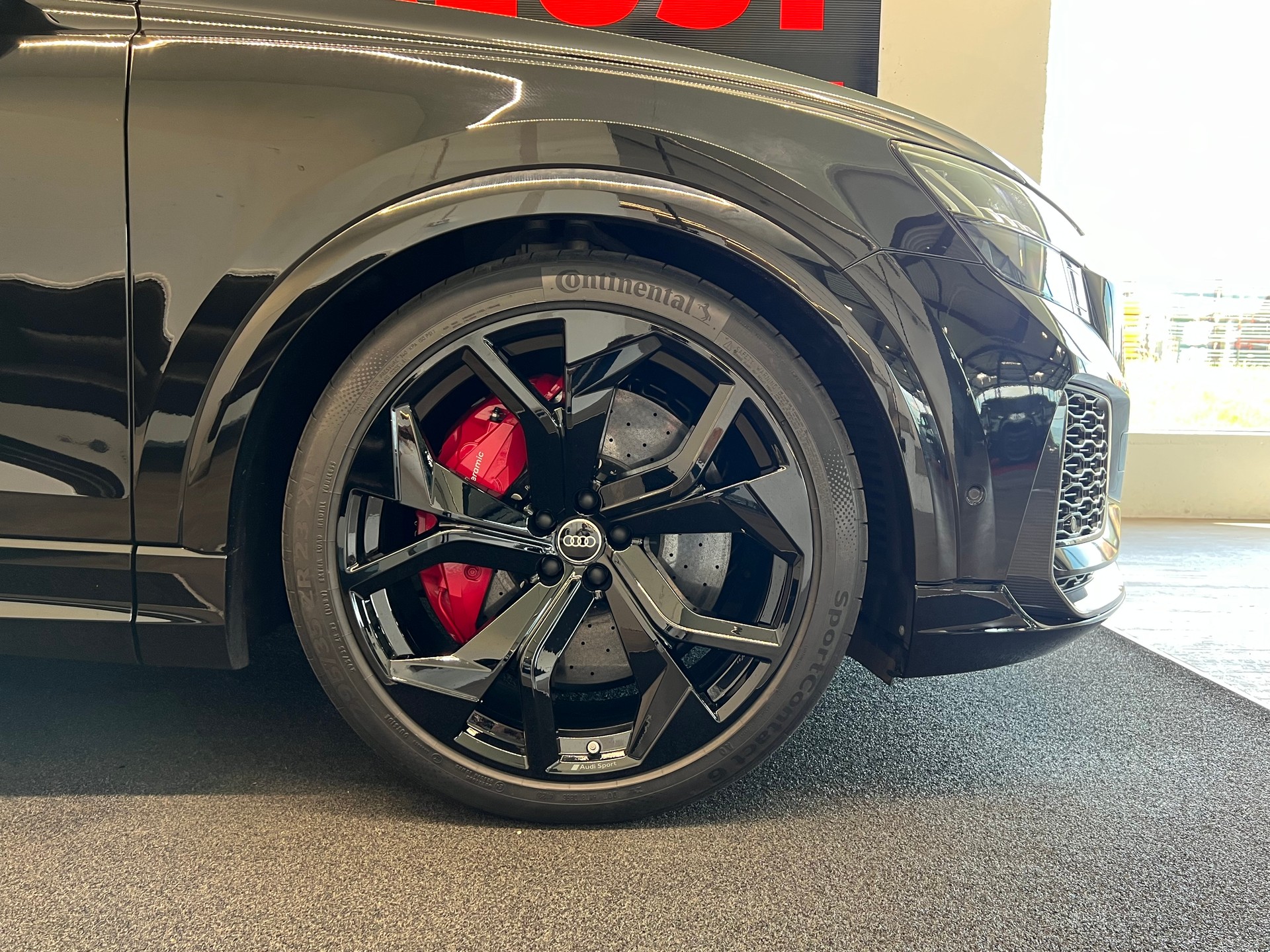 AUDI RSQ8  quattro tiptronic-image-4
