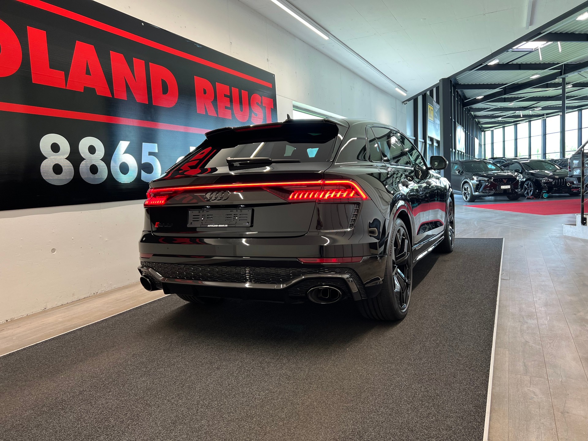 AUDI RSQ8  quattro tiptronic-image-6