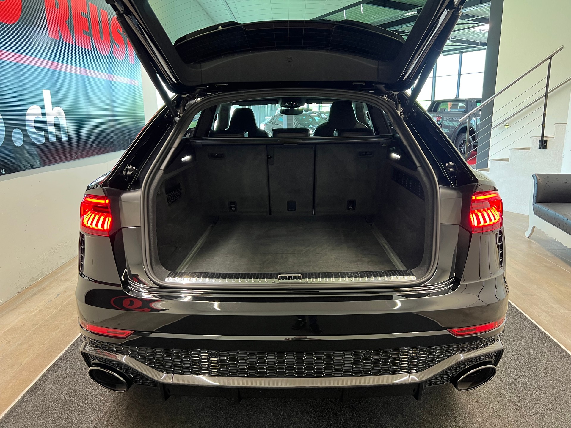 AUDI RSQ8  quattro tiptronic-image-21