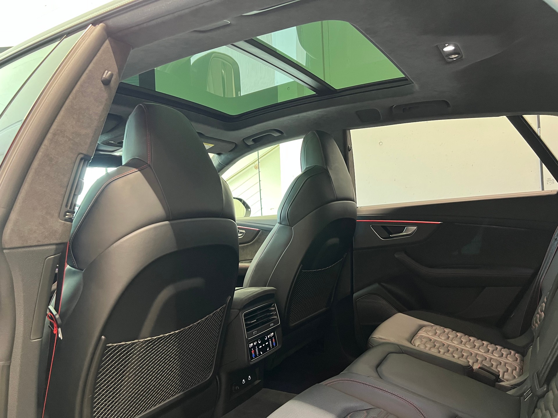 AUDI RSQ8  quattro tiptronic-image-19