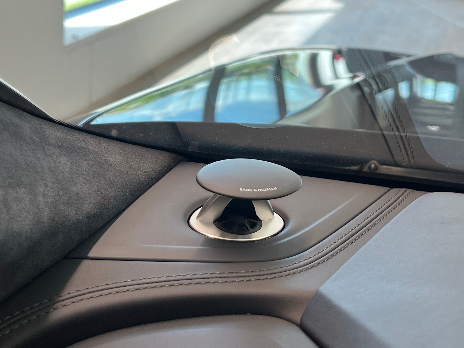 AUDI RSQ8  quattro tiptronic-image-28