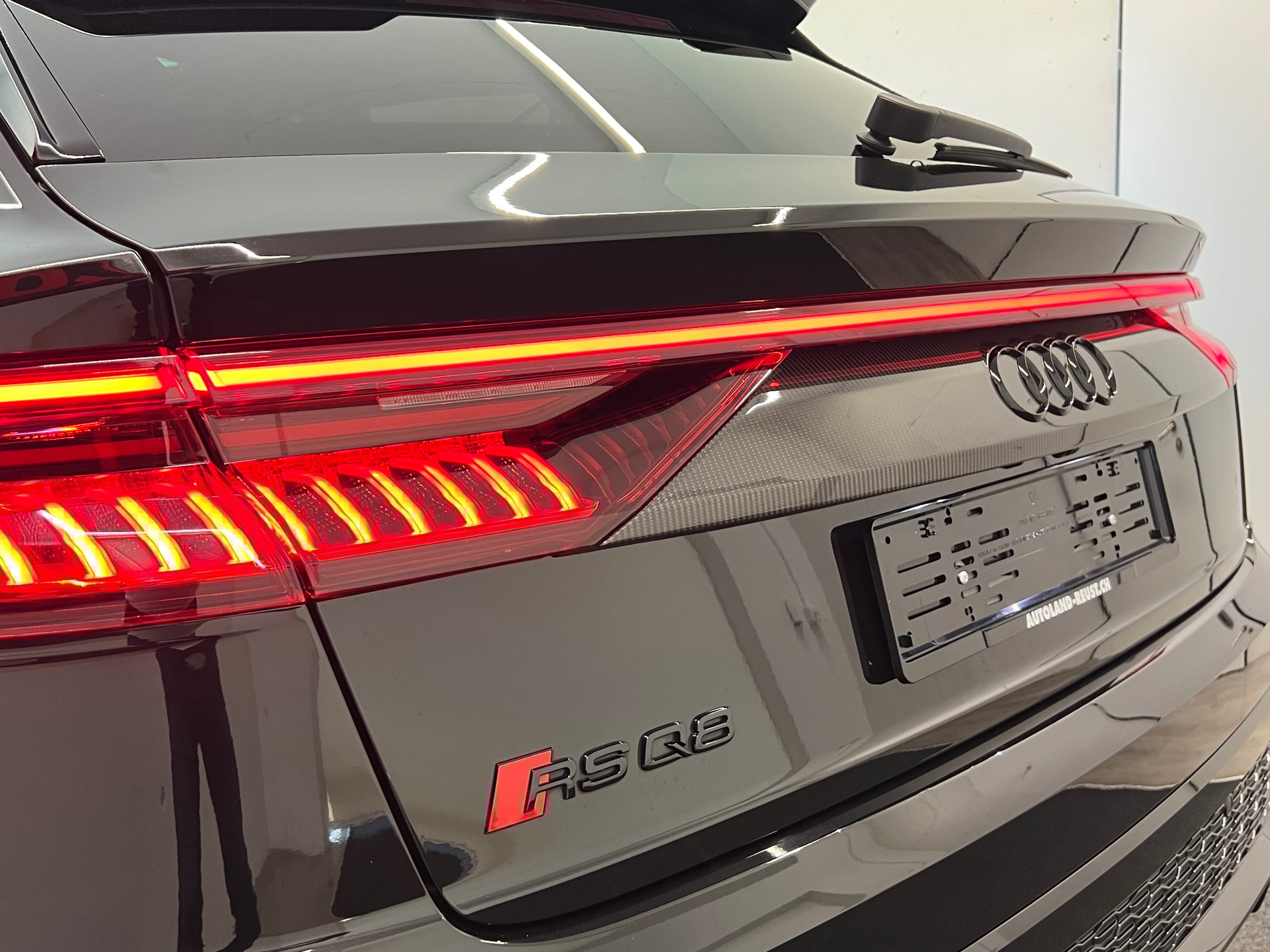 AUDI RSQ8  quattro tiptronic-image-7