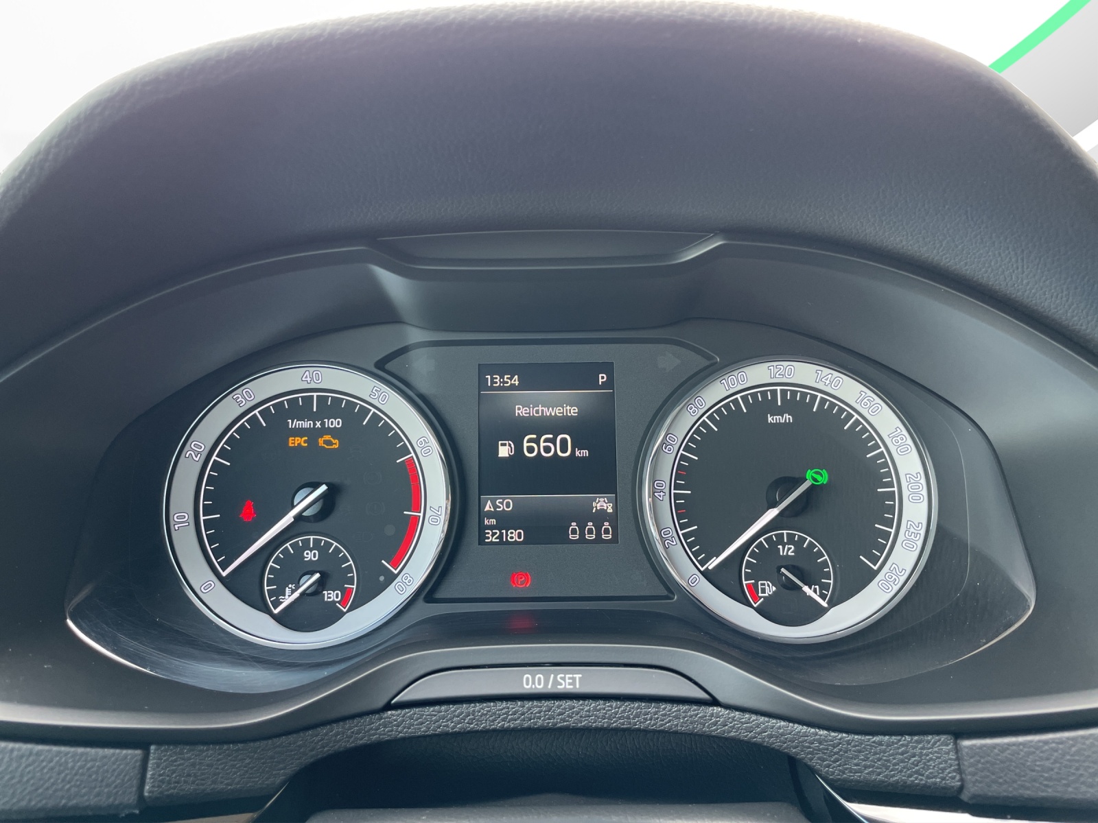 SKODA Karoq 1.5 TSI ACT Style DSG-image-8