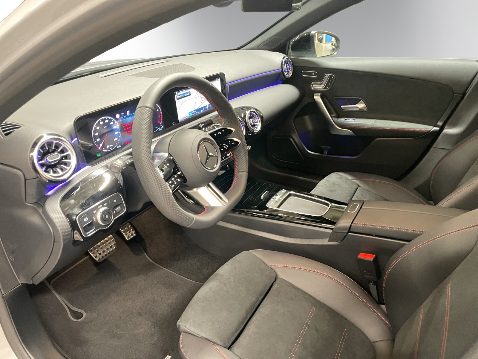 Image MERCEDES-BENZ A-200 A 200 Night Star 7G-DCT