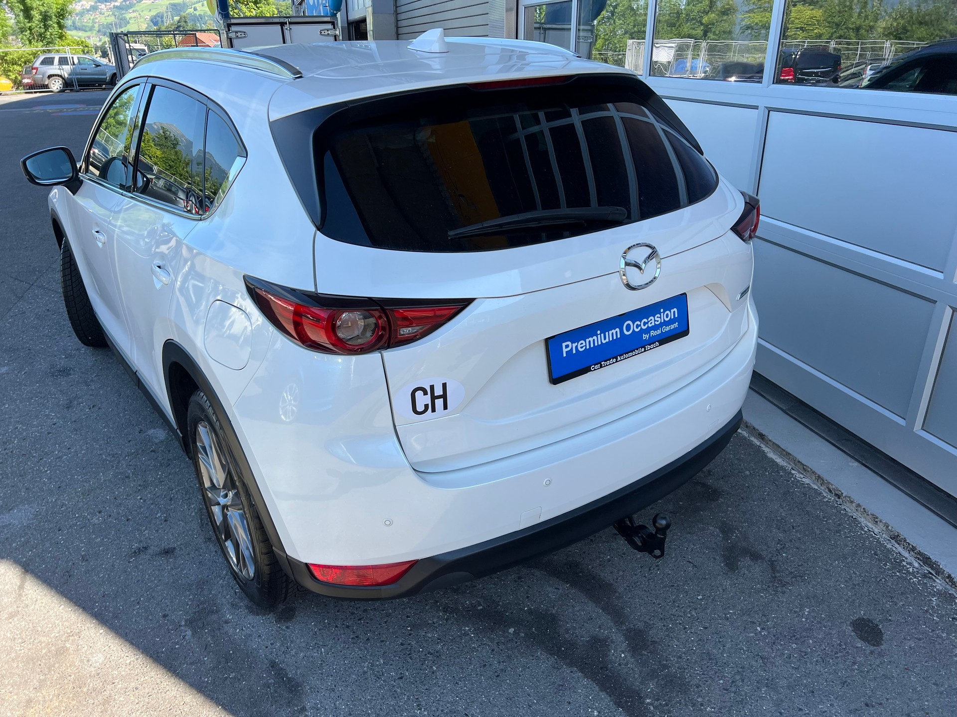 MAZDA CX-5 SKYACTIV-D 184 Revolution 4x4 Automat *** Navi * Leder * Rückfahrkamera * AHK 2100 kg. * ab MFK 2025 ***-showroom-element-3