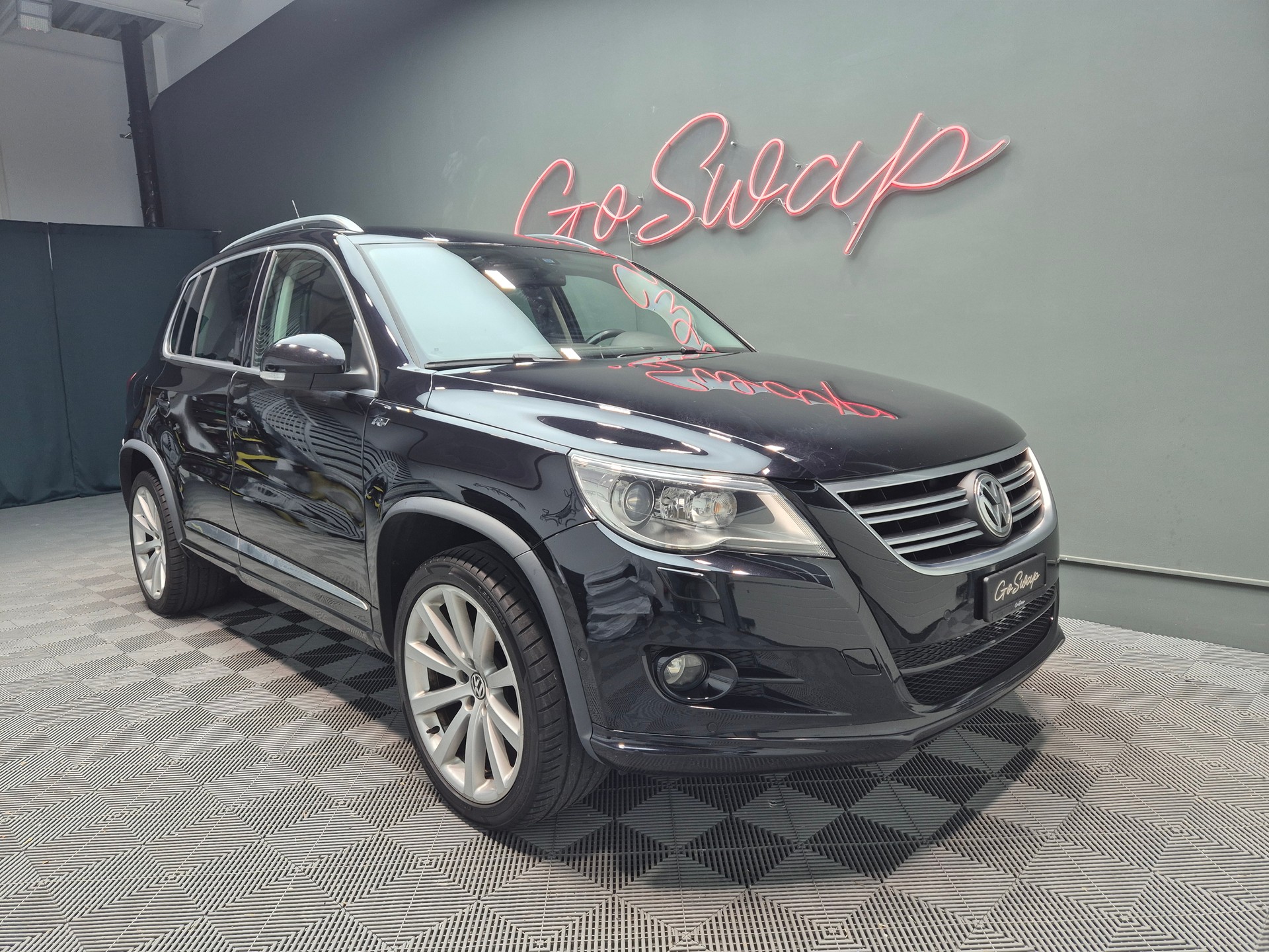 VW Tiguan 2.0 TSI R-Line Design 4Motion DSG-showroom-element-1