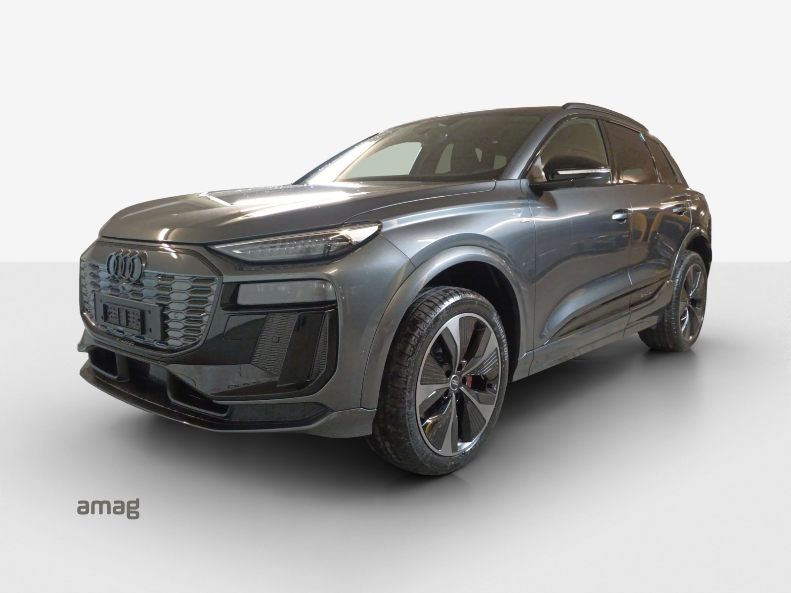 AUDI Q6 e-tron quattro