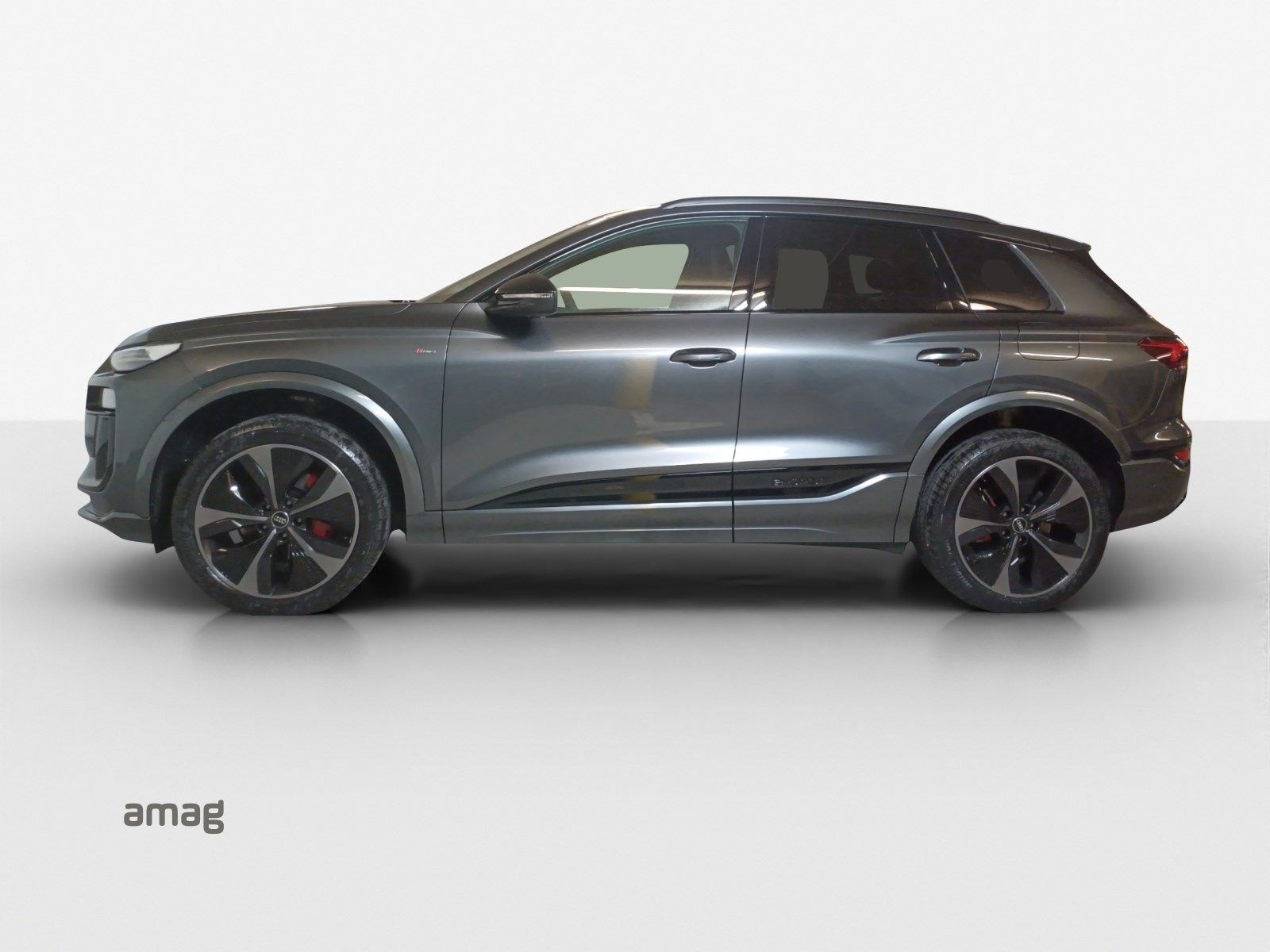 AUDI Q6 e-tron quattro-showroom-element-1