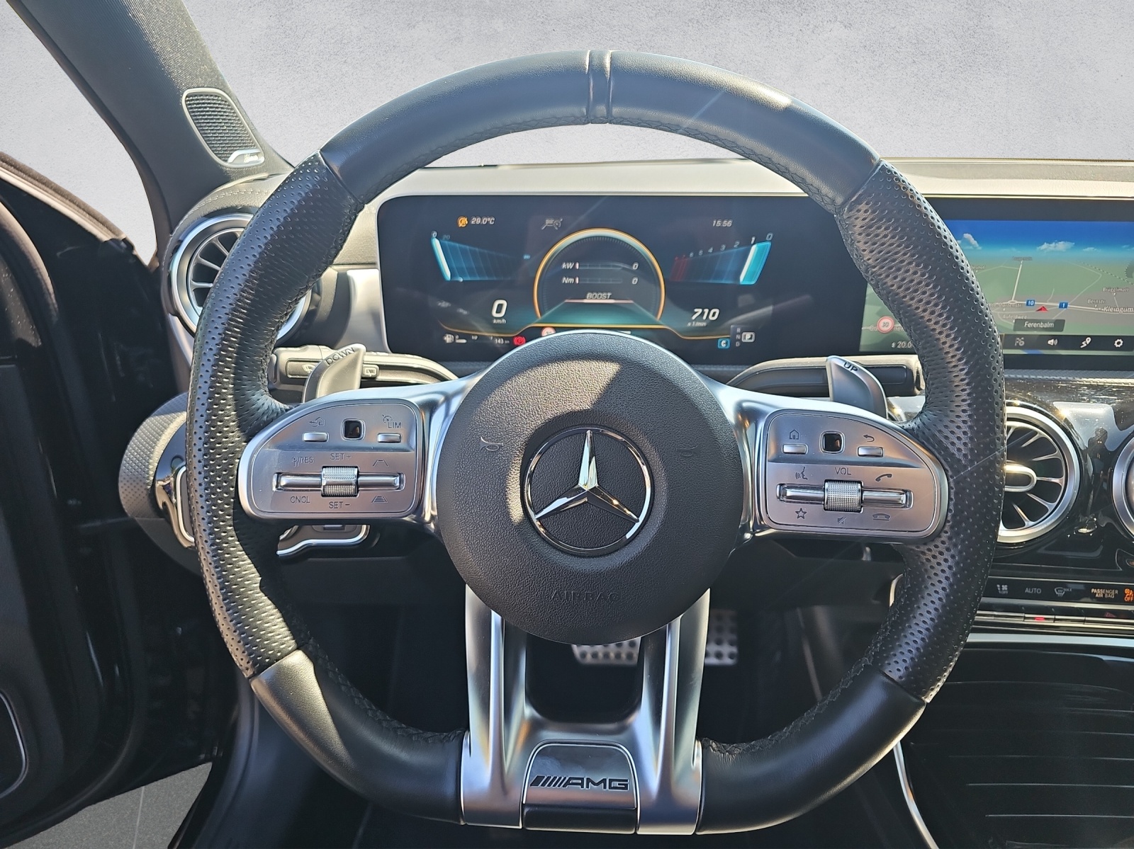 MERCEDES-BENZ A 35 AMG 4Matic Speedshift-image-8