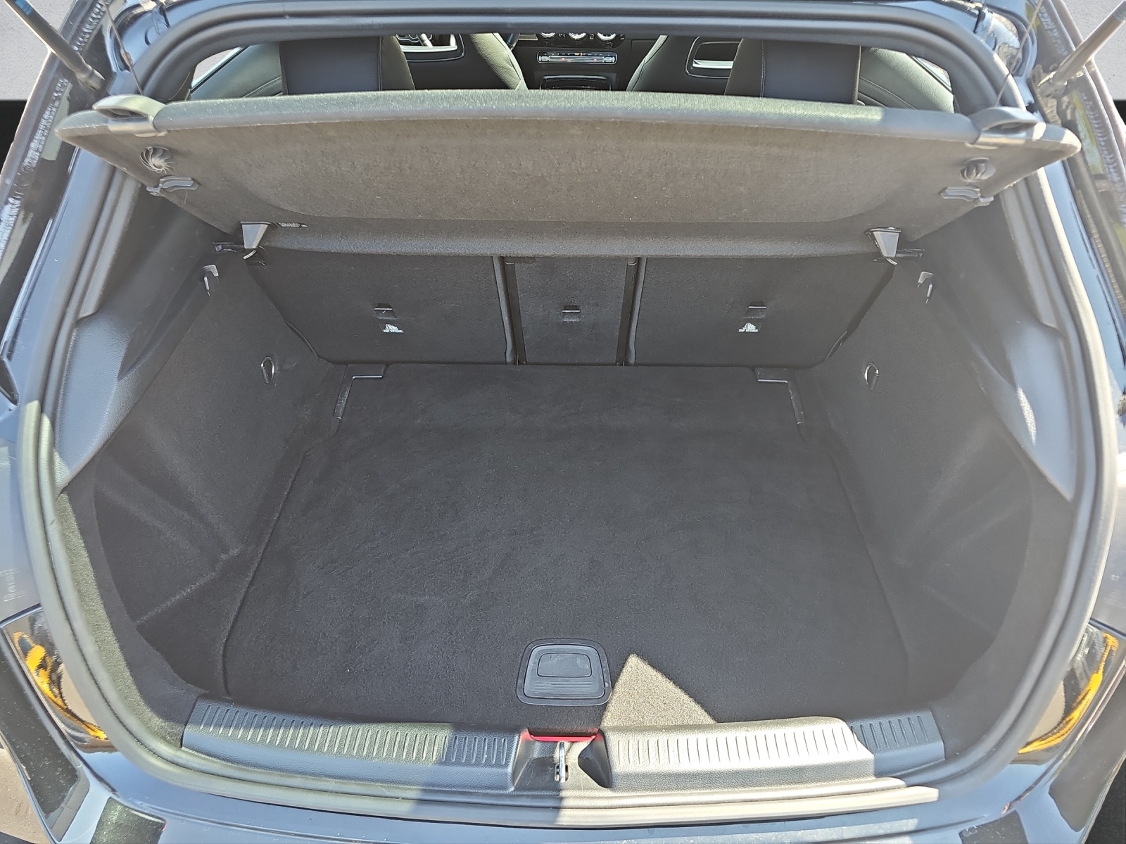 MERCEDES-BENZ A 35 AMG 4Matic Speedshift-image-5