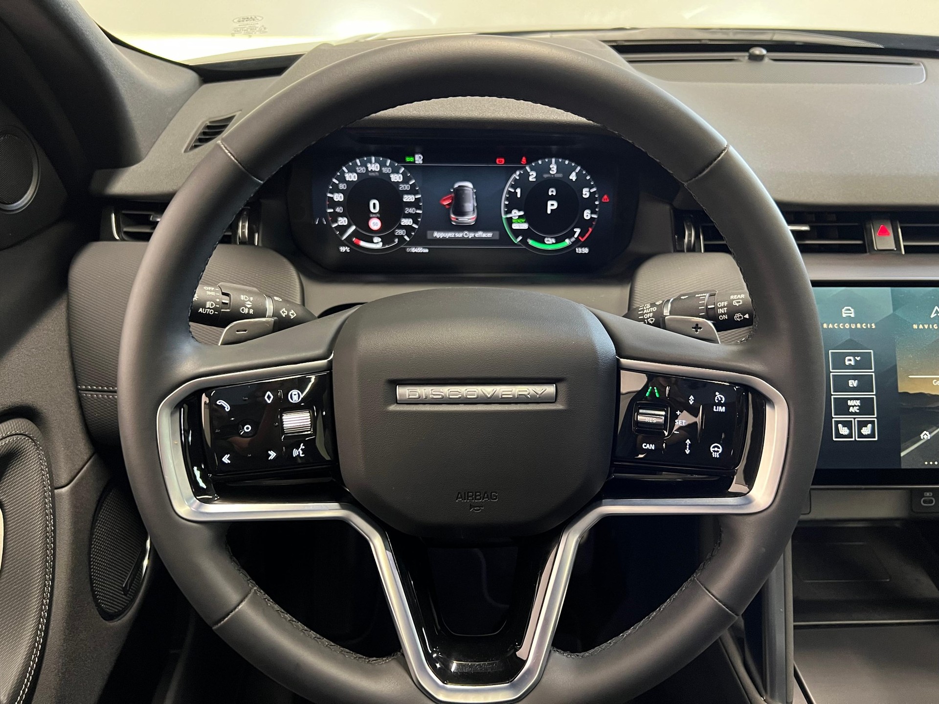 LAND ROVER Discovery Sport 1.5 T 300e Dynamic SE-showroom-element-3