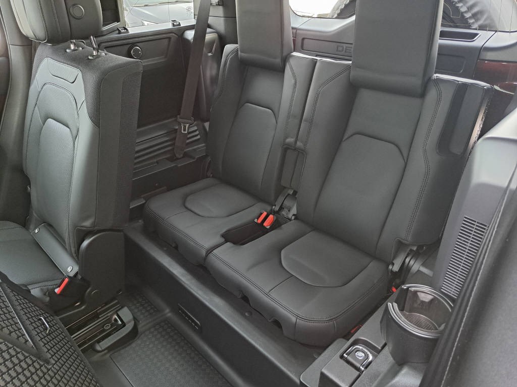 LAND ROVER Defender 110 3.0 D I6 250cv Sedona Edition-image-11