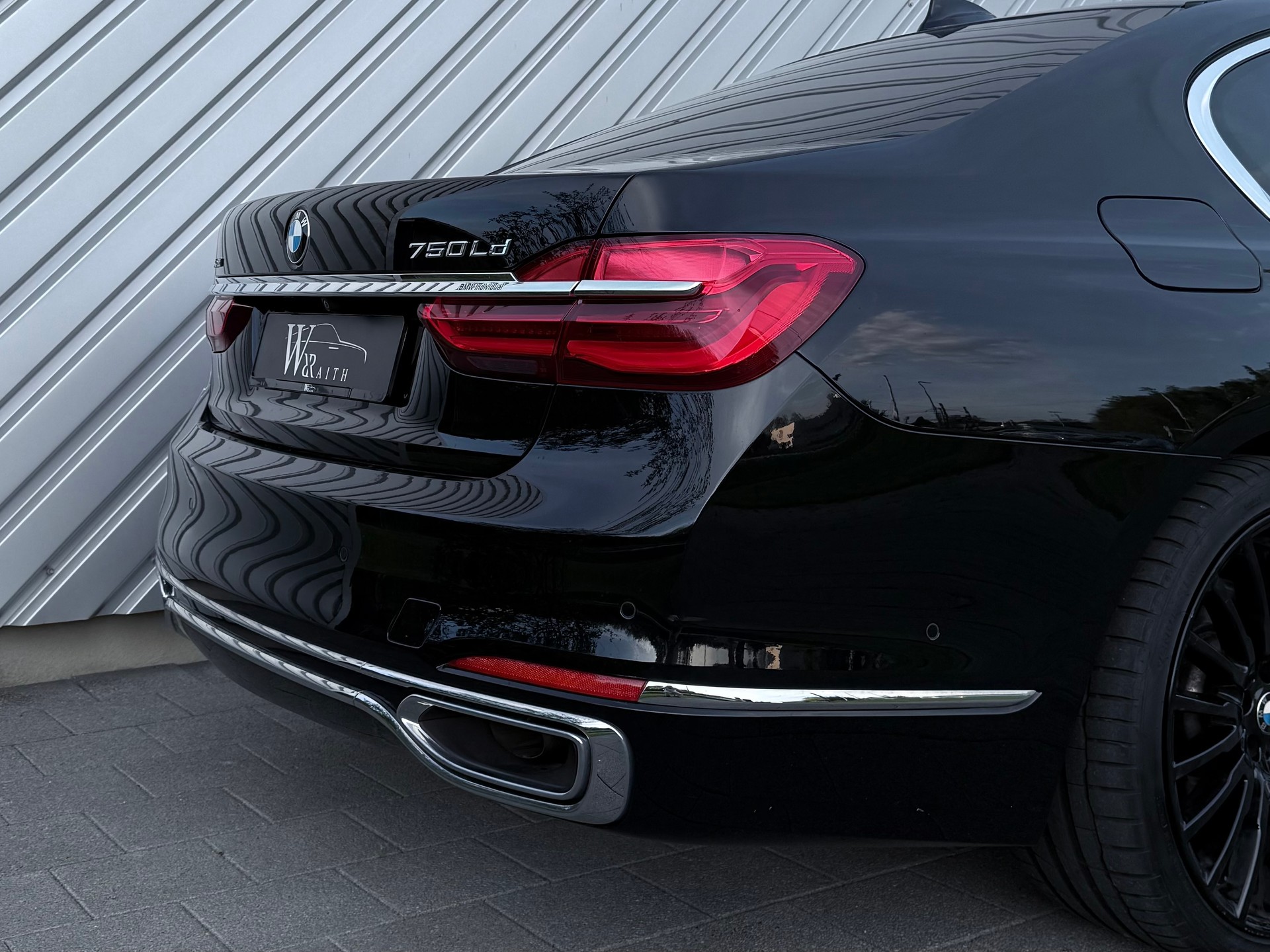 BMW 750Ld xDrive Steptronic-showroom-element-3