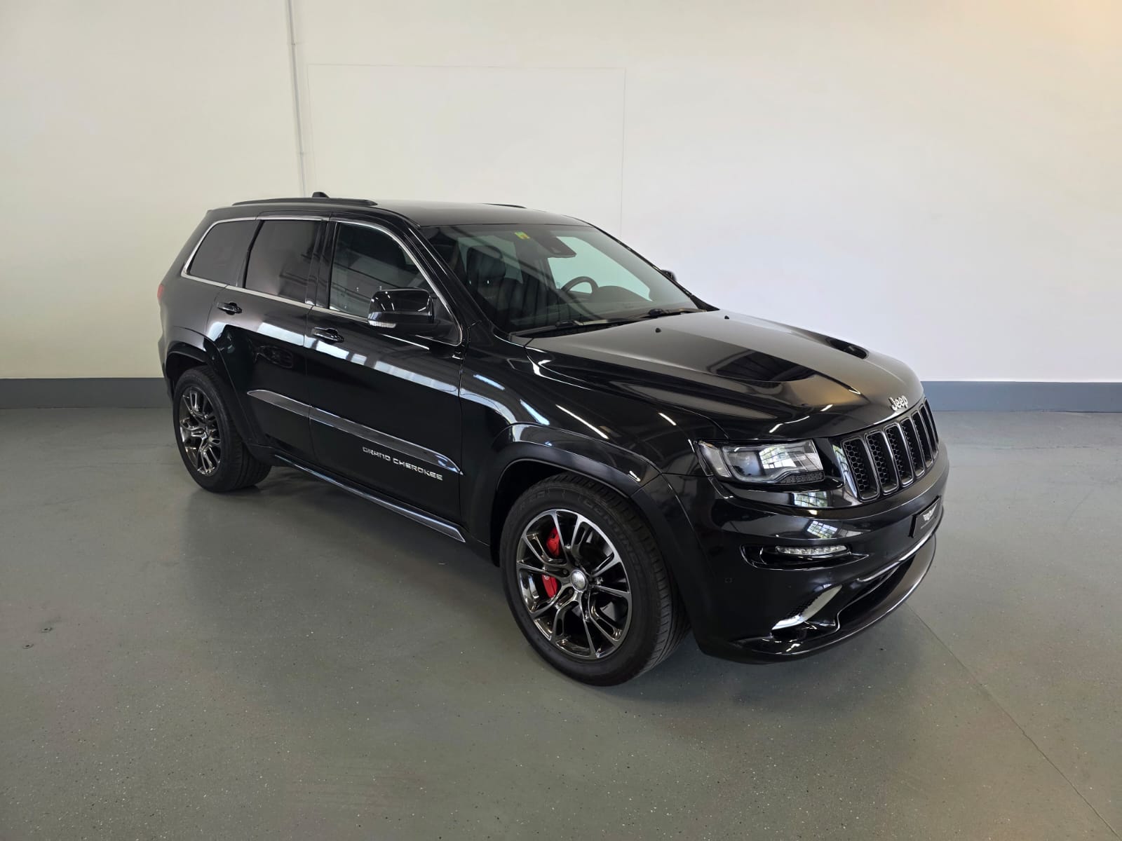 JEEP Grand Cherokee 6.4 V8 HEMI SRT8 Automatic-showroom-element-1