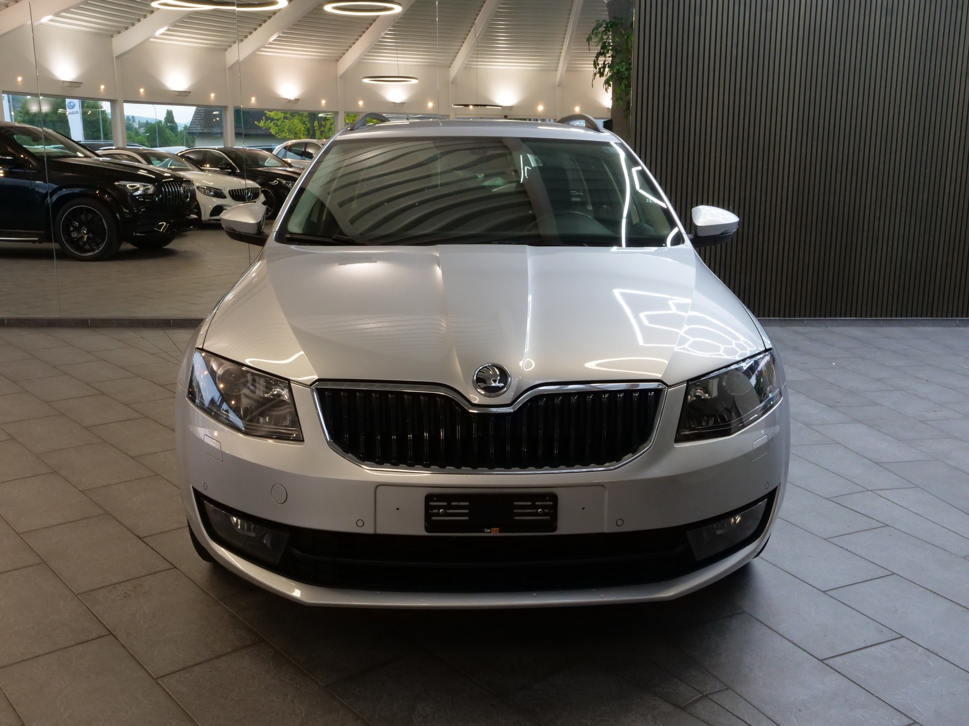 SKODA Octavia Combi 2.0 TDI Elegance DSG-showroom-element-1
