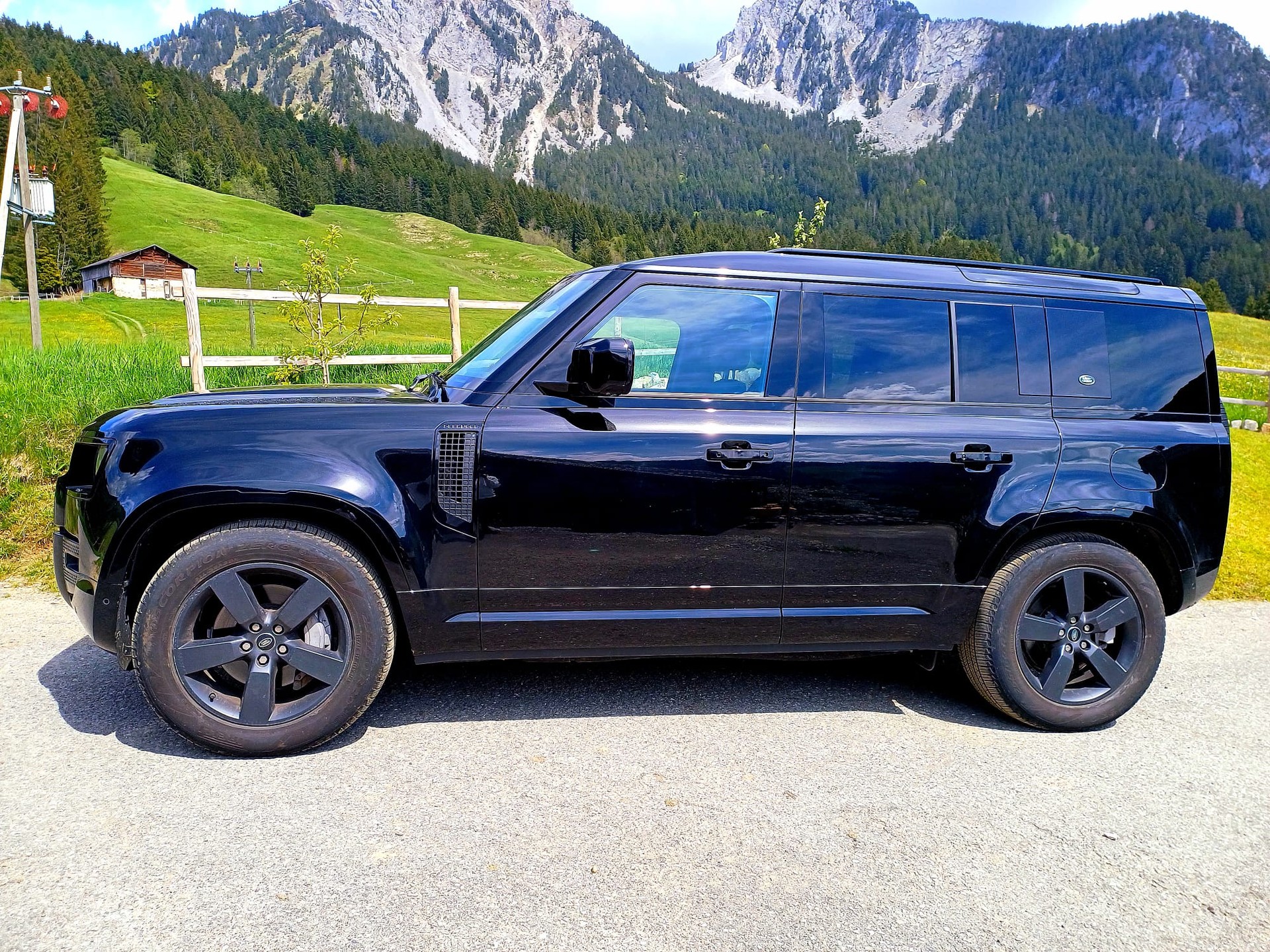 LAND ROVER Defender 110 P400e Si4 PHEV X-Dynamic HSE AT8-image-2