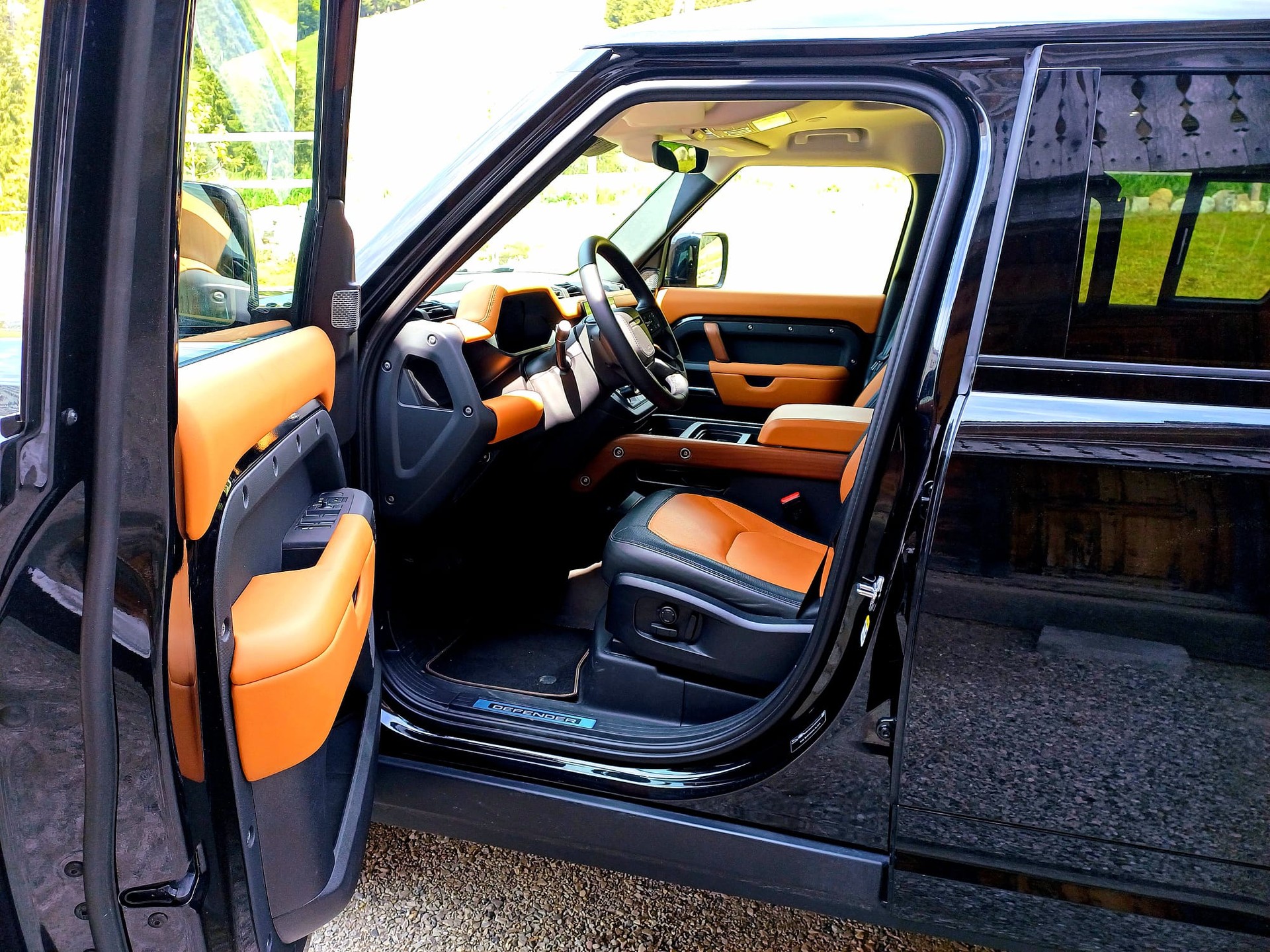 LAND ROVER Defender 110 P400e Si4 PHEV X-Dynamic HSE AT8-image-14