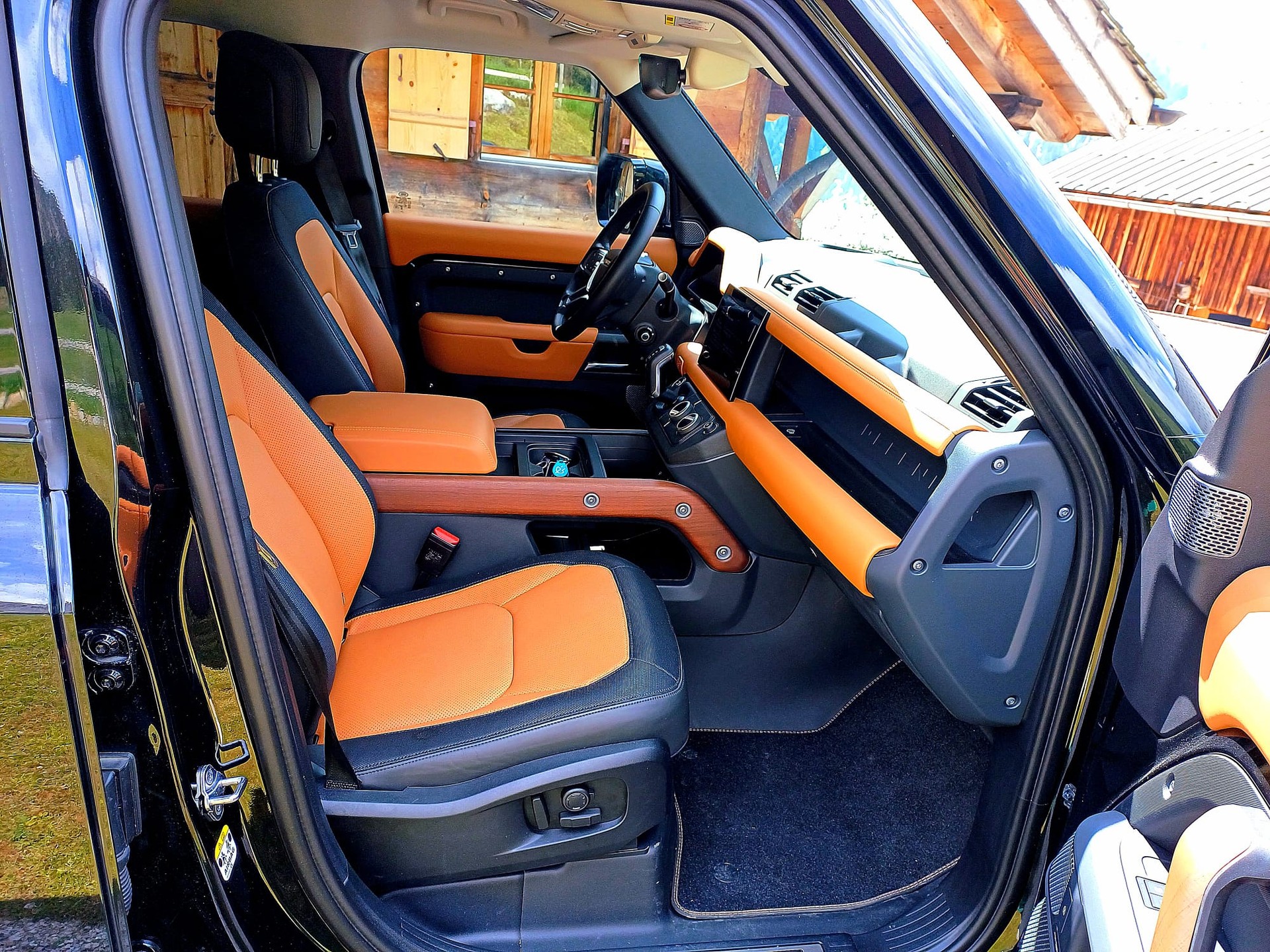 LAND ROVER Defender 110 P400e Si4 PHEV X-Dynamic HSE AT8-image-13