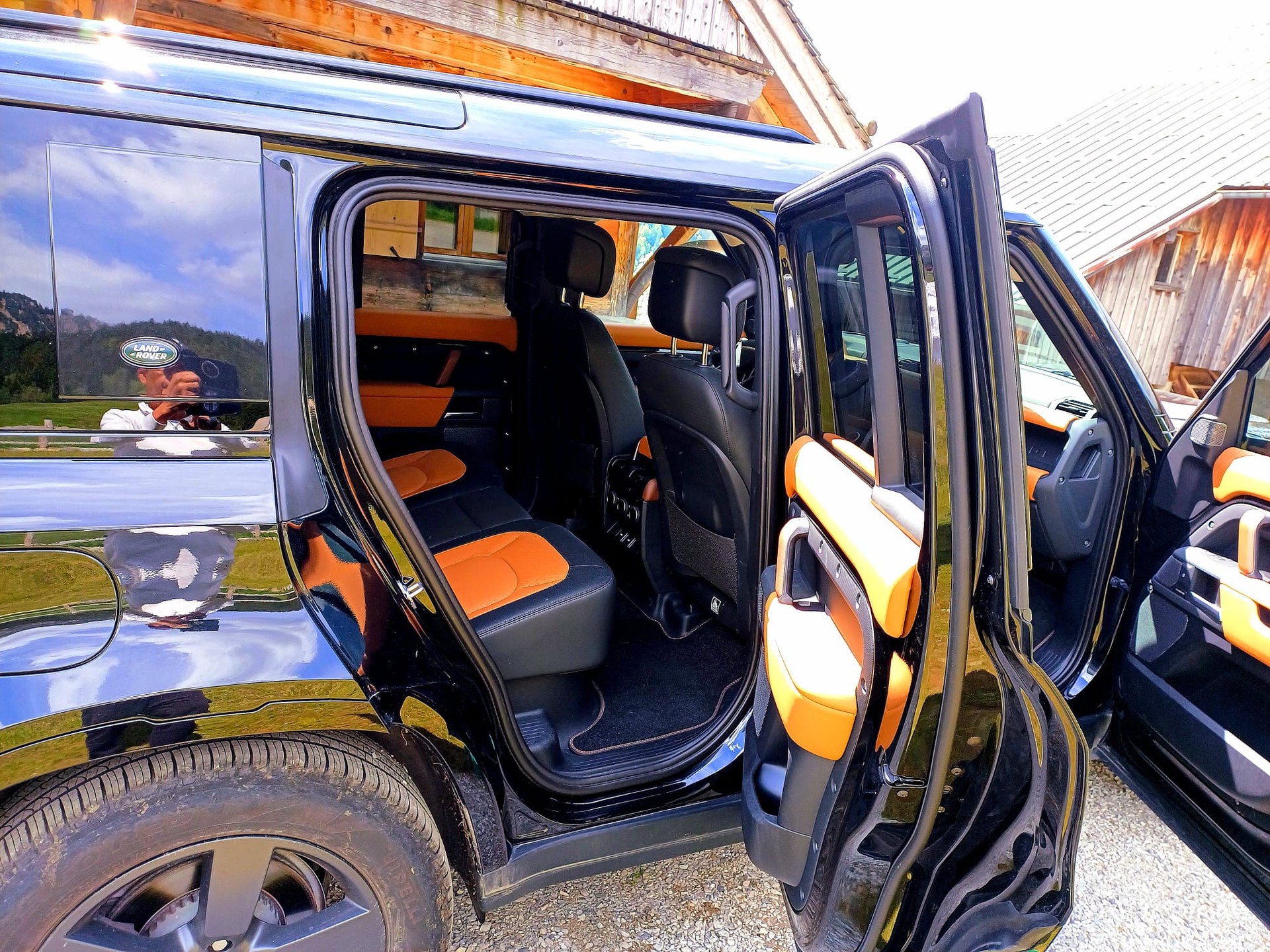 LAND ROVER Defender 110 P400e Si4 PHEV X-Dynamic HSE AT8-image-17