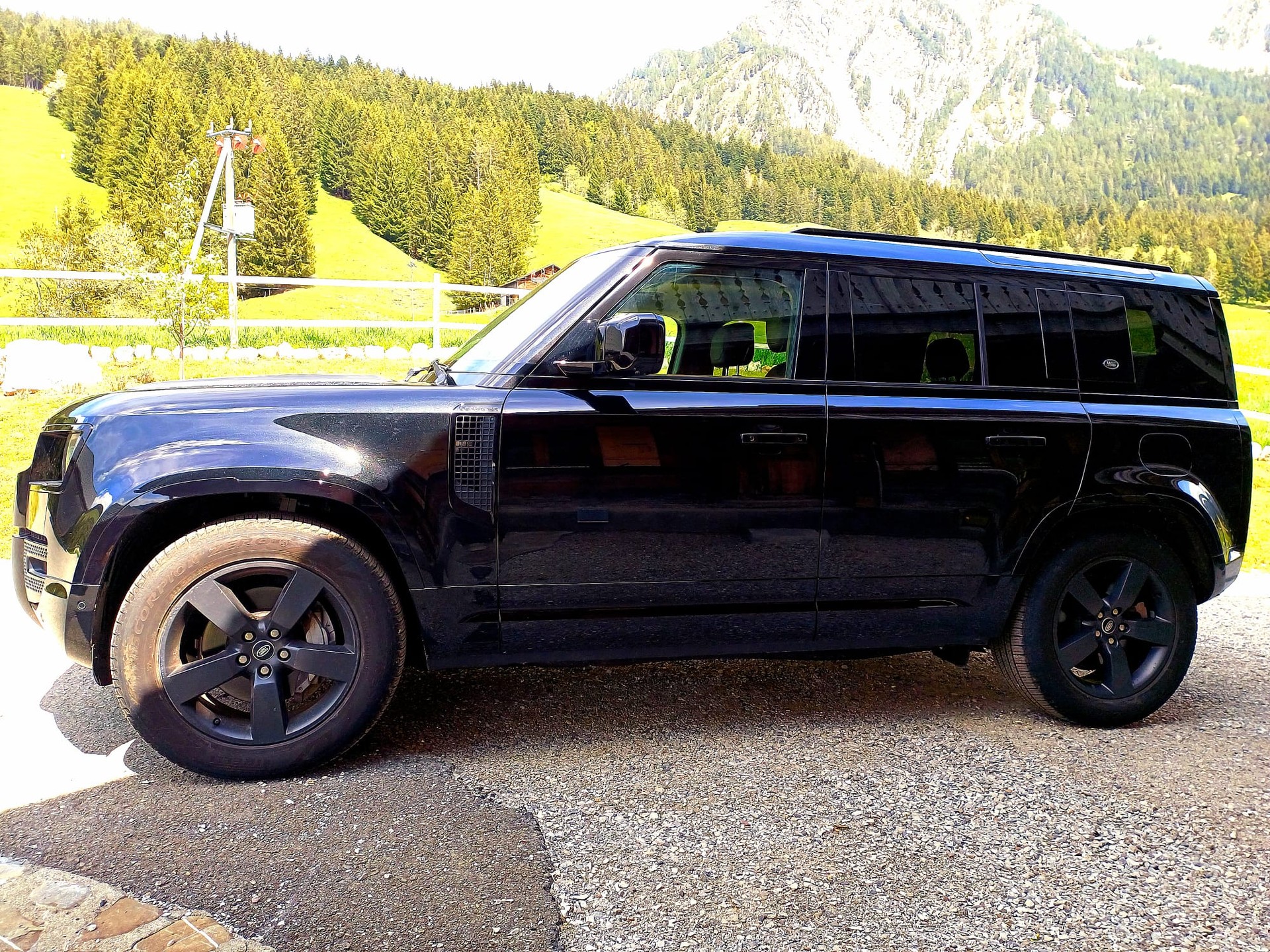 LAND ROVER Defender 110 P400e Si4 PHEV X-Dynamic HSE AT8-image-19