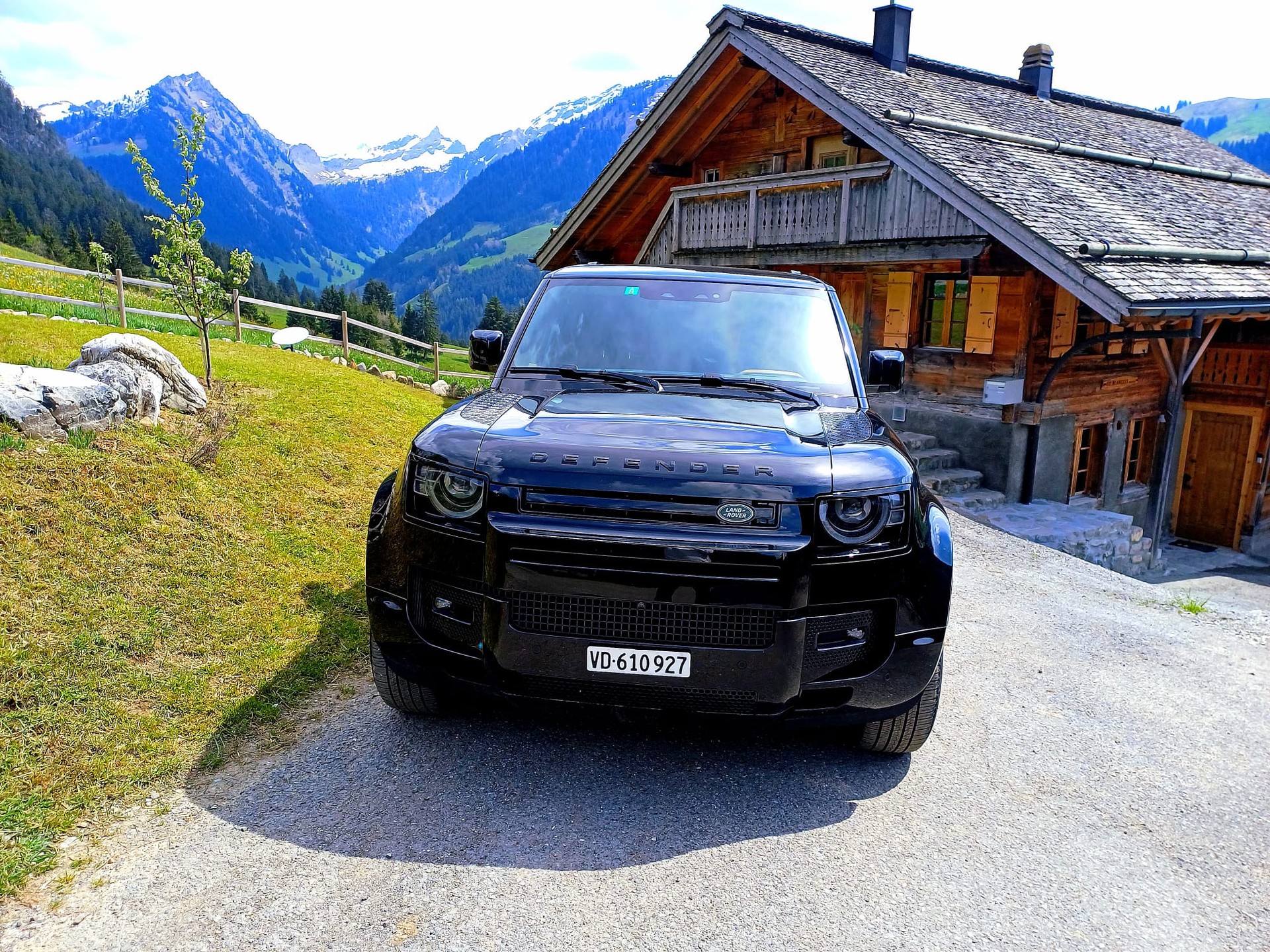 LAND ROVER Defender 110 P400e Si4 PHEV X-Dynamic HSE AT8-image-3