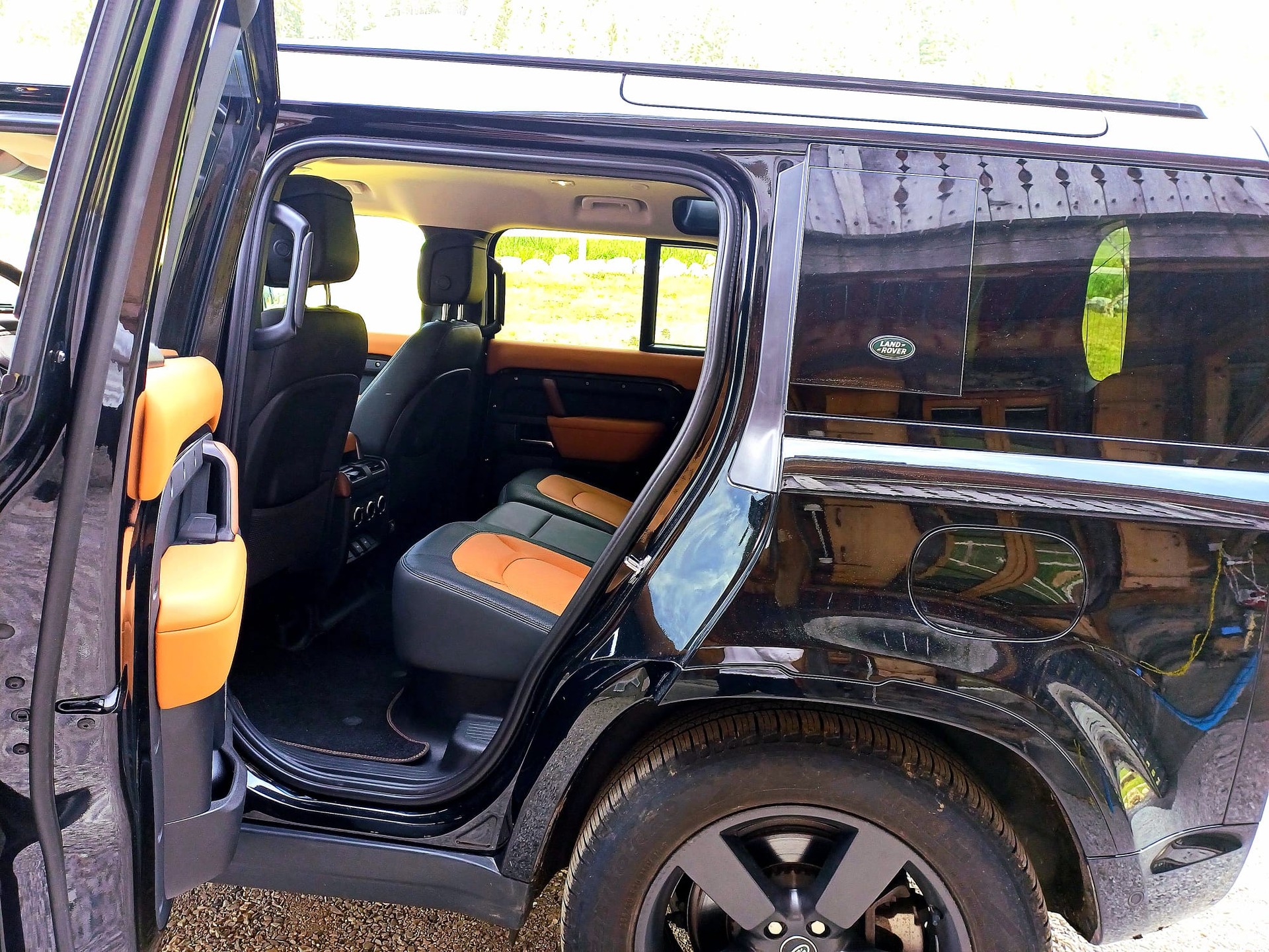 LAND ROVER Defender 110 P400e Si4 PHEV X-Dynamic HSE AT8-image-15