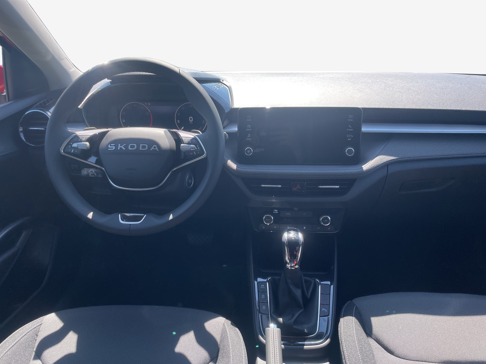 SKODA Fabia 1.0 TSI Dynamic DSG-image-8