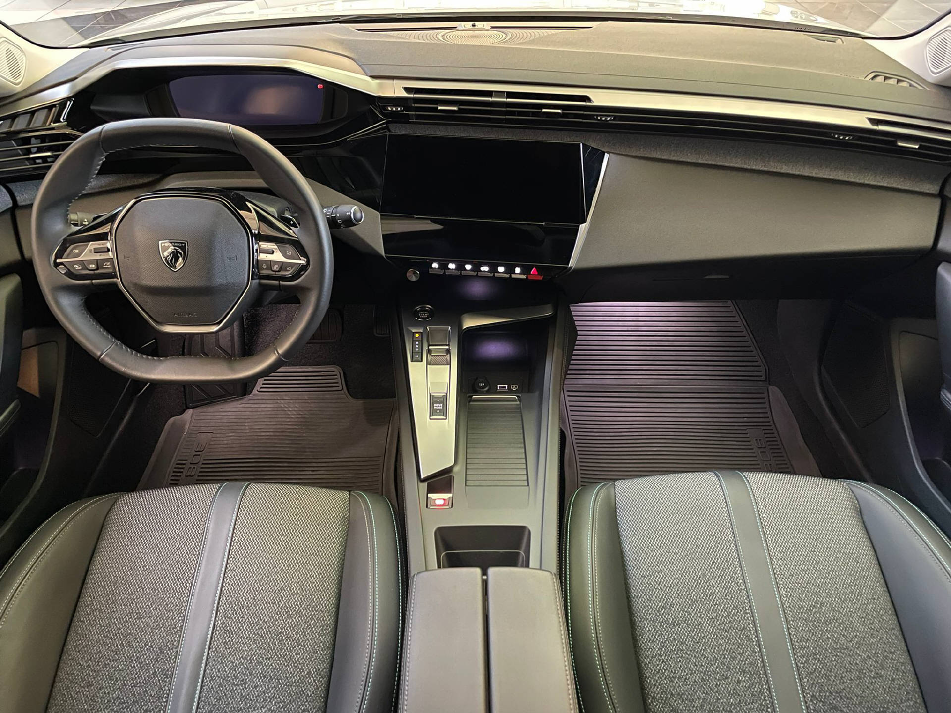 PEUGEOT 308 SW 1.5 BlueHDi Allure-image-6