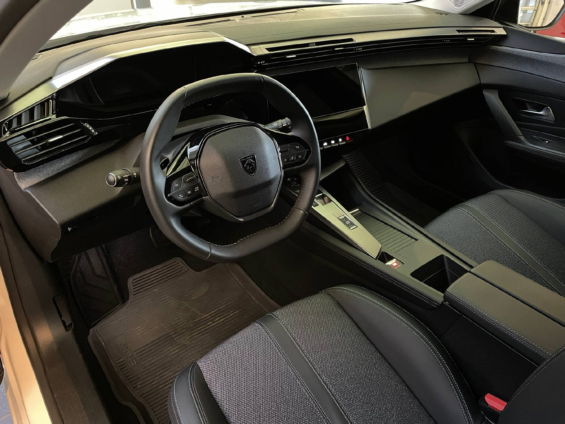 PEUGEOT 308 SW 1.5 BlueHDi Allure-image-5