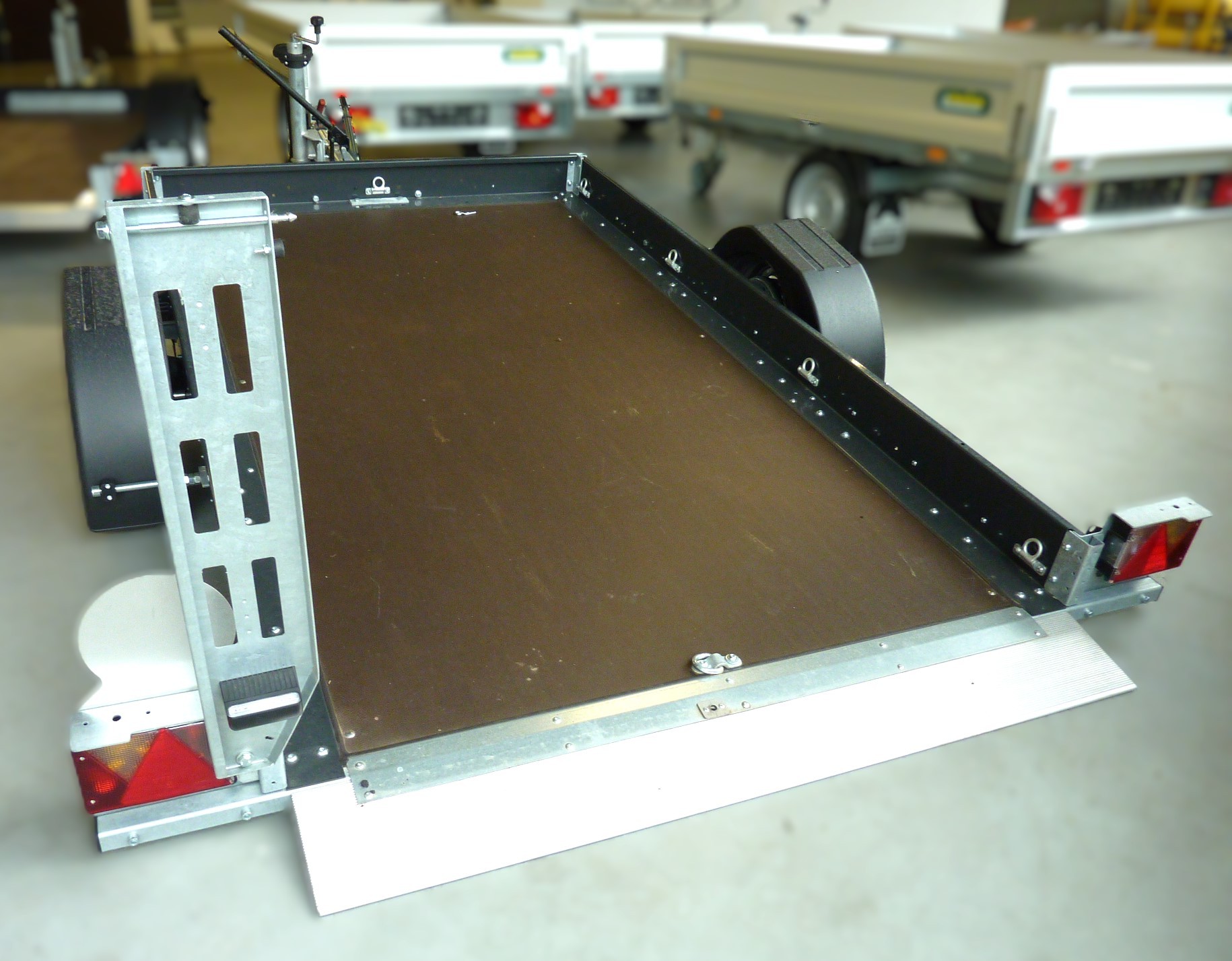 UNSINN UA 2615-14-13 Absenkanhänger 1.400kg-showroom-element-1