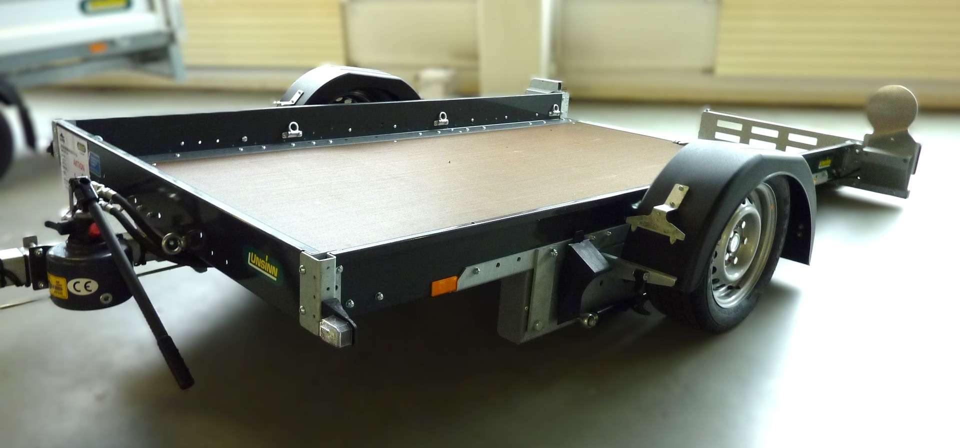 UNSINN UA 2615-14-13 Absenkanhänger 1.400kg-showroom-element-3