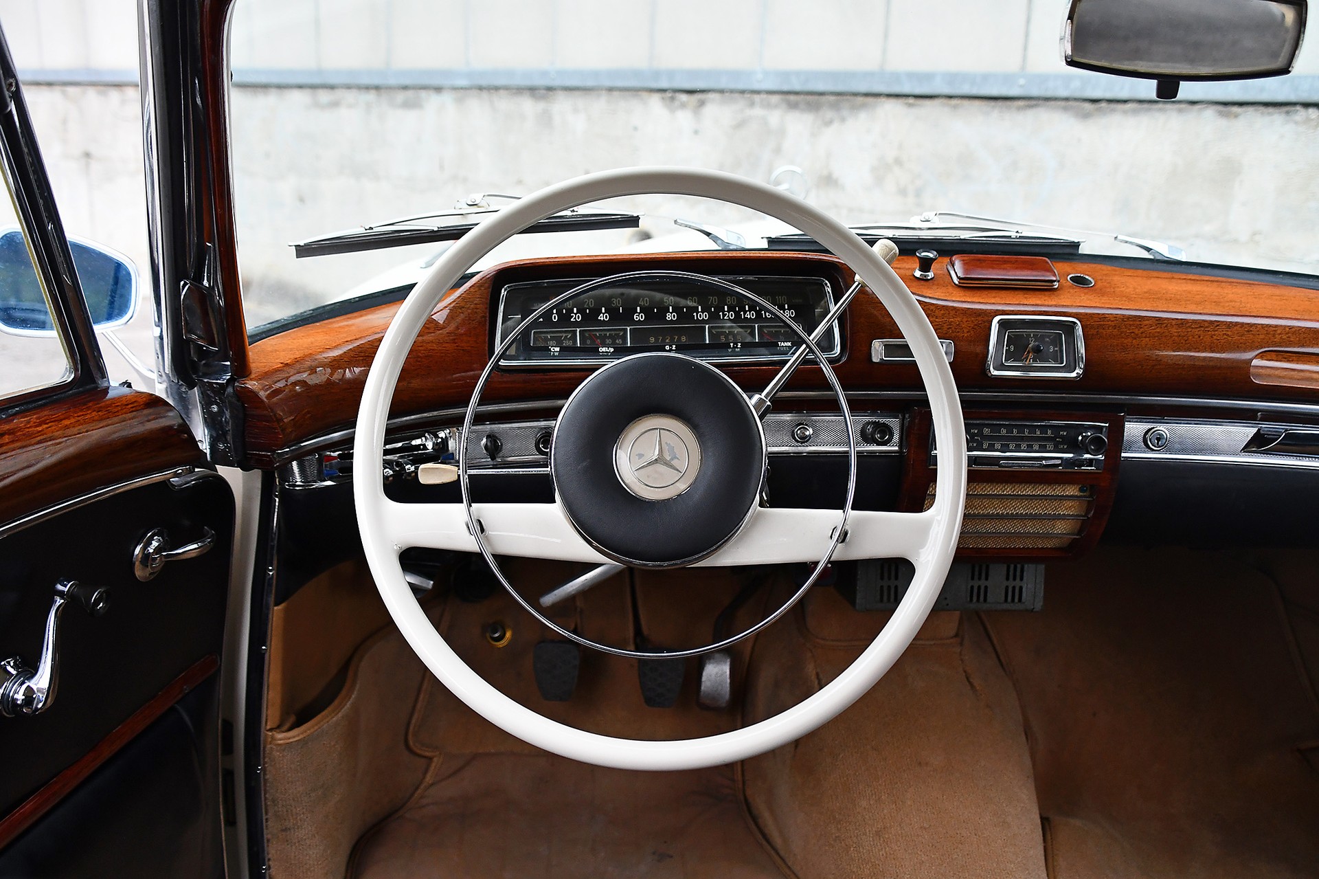 MERCEDES-BENZ SE Ponton Coupé-image-9