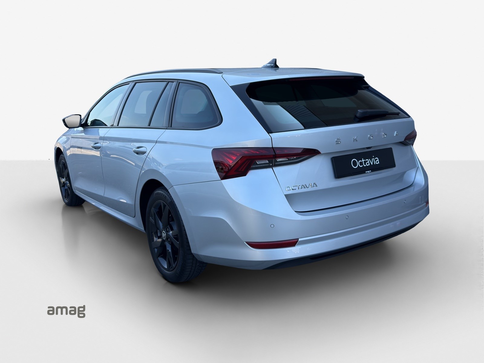SKODA Octavia Combi 2.0 TDI DSG Style-showroom-element-2