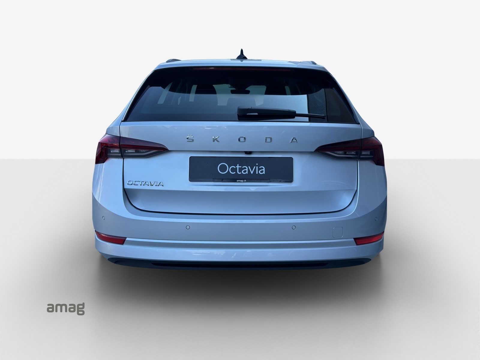 SKODA Octavia Combi 2.0 TDI DSG Style-showroom-element-3