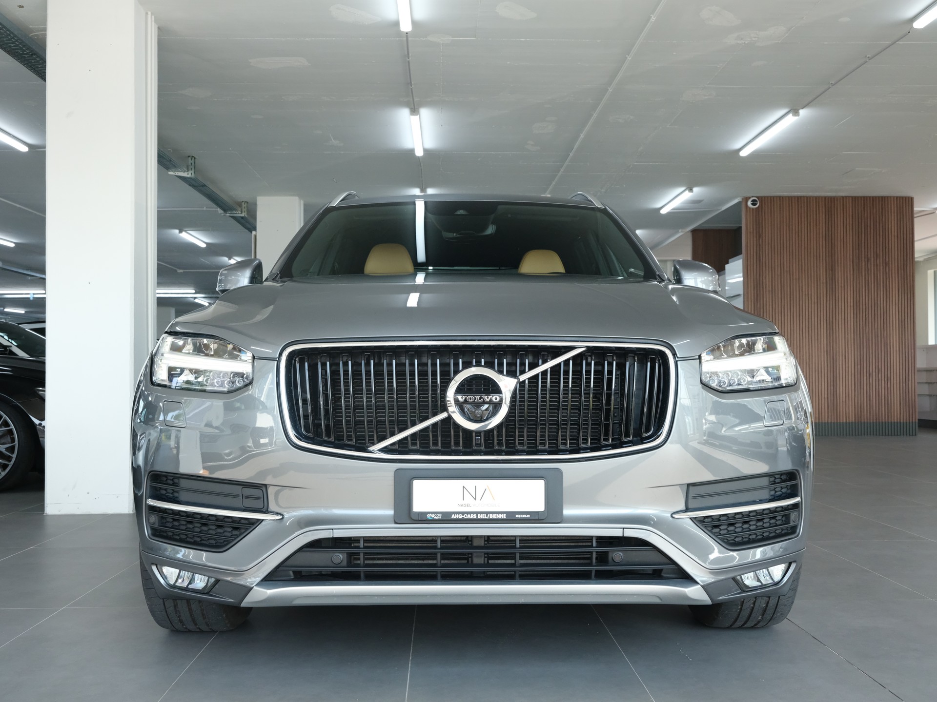 VOLVO XC90 T6 AWD Momentum Geartronic-showroom-element-2