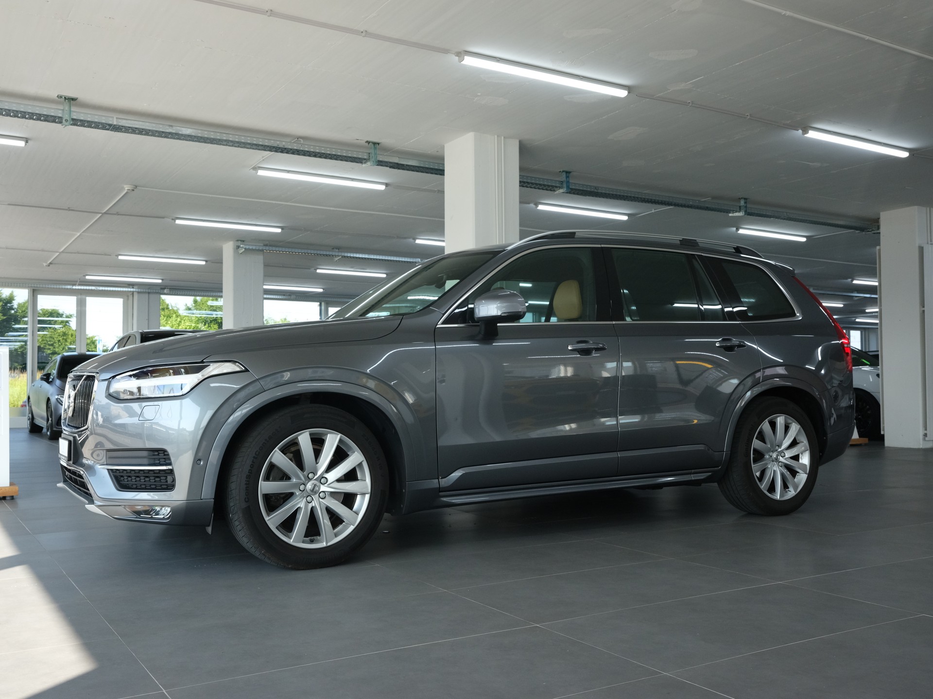 VOLVO XC90 T6 AWD Momentum Geartronic-showroom-element-3