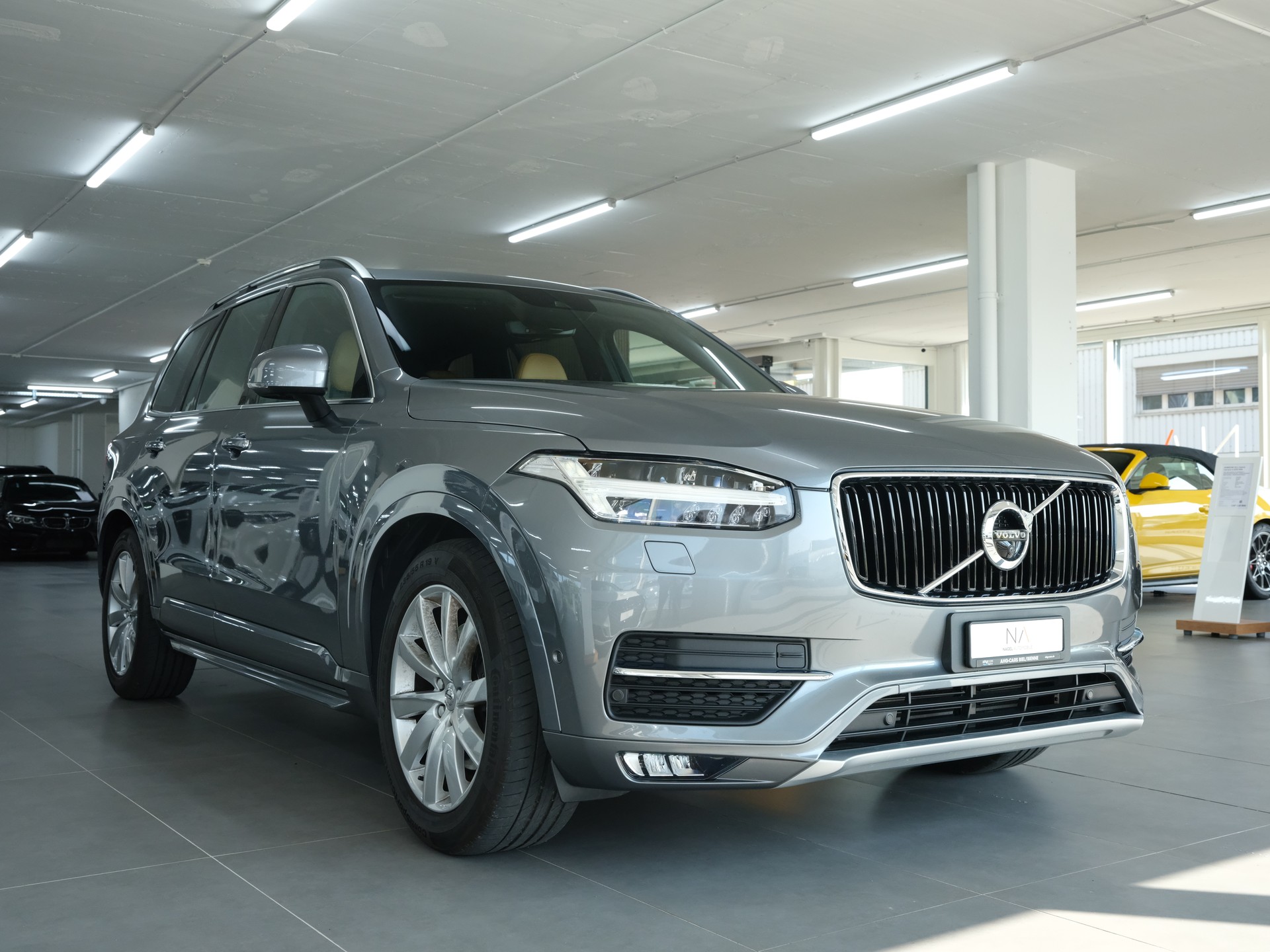 VOLVO XC90 T6 AWD Momentum Geartronic-showroom-element-1