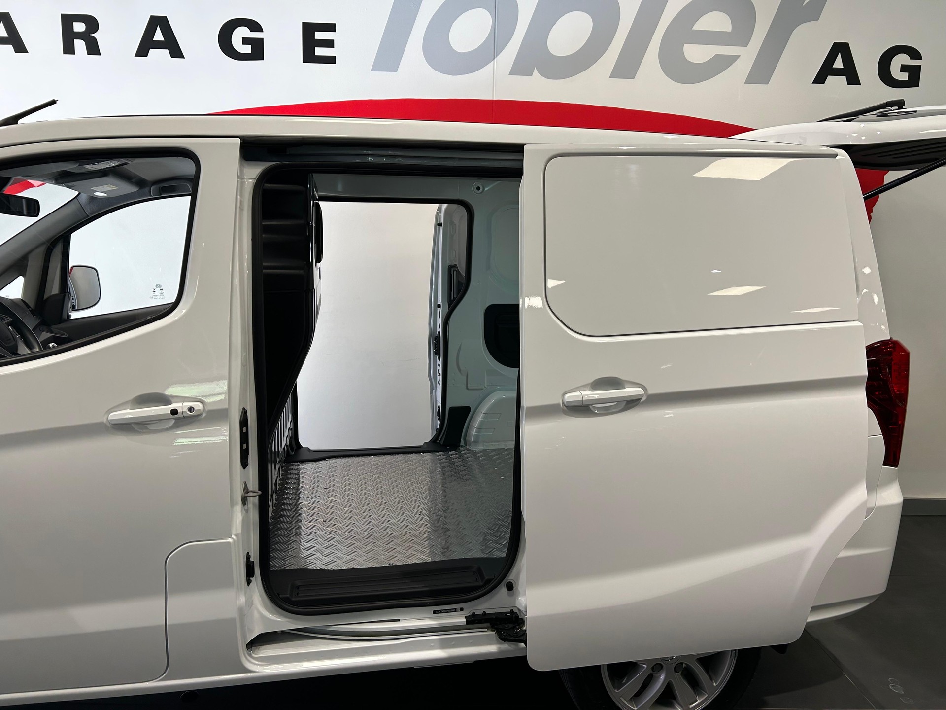 BYD ETP3-image-12
