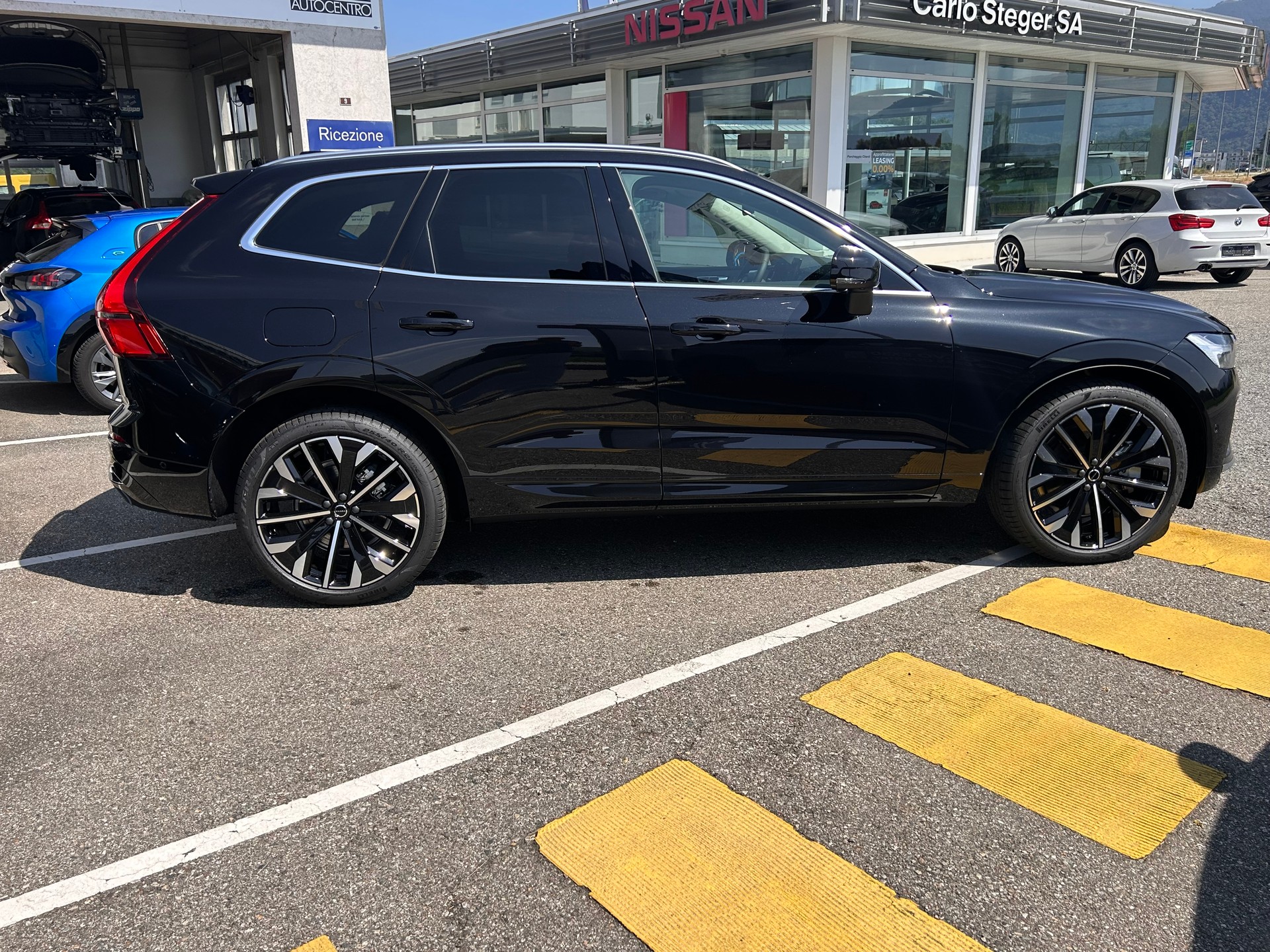 VOLVO XC60 T8 eAWD PluginHybrid Ultra Bright Geartronic-showroom-element-1