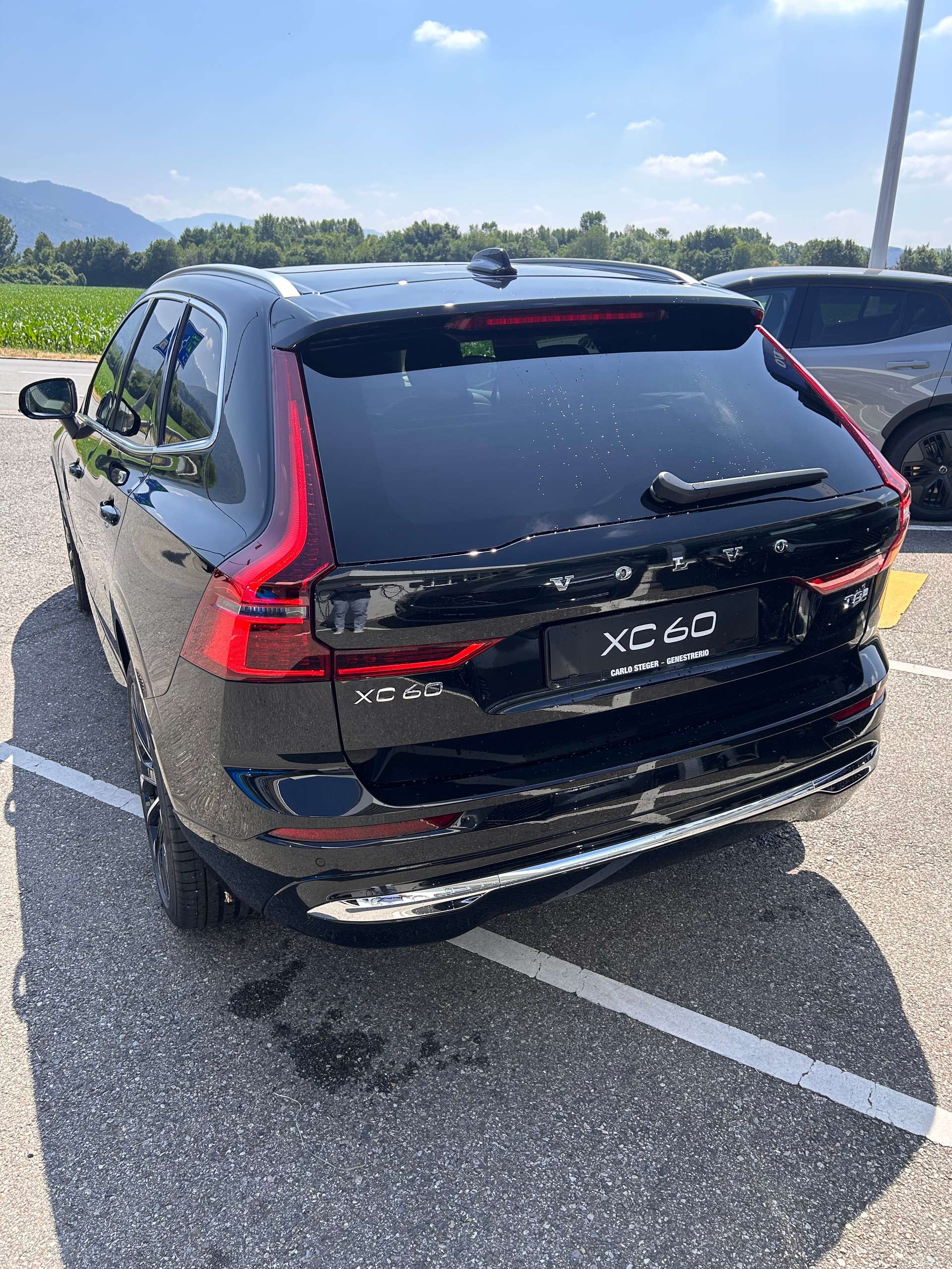VOLVO XC60 T8 eAWD PluginHybrid Ultra Bright Geartronic-showroom-element-3