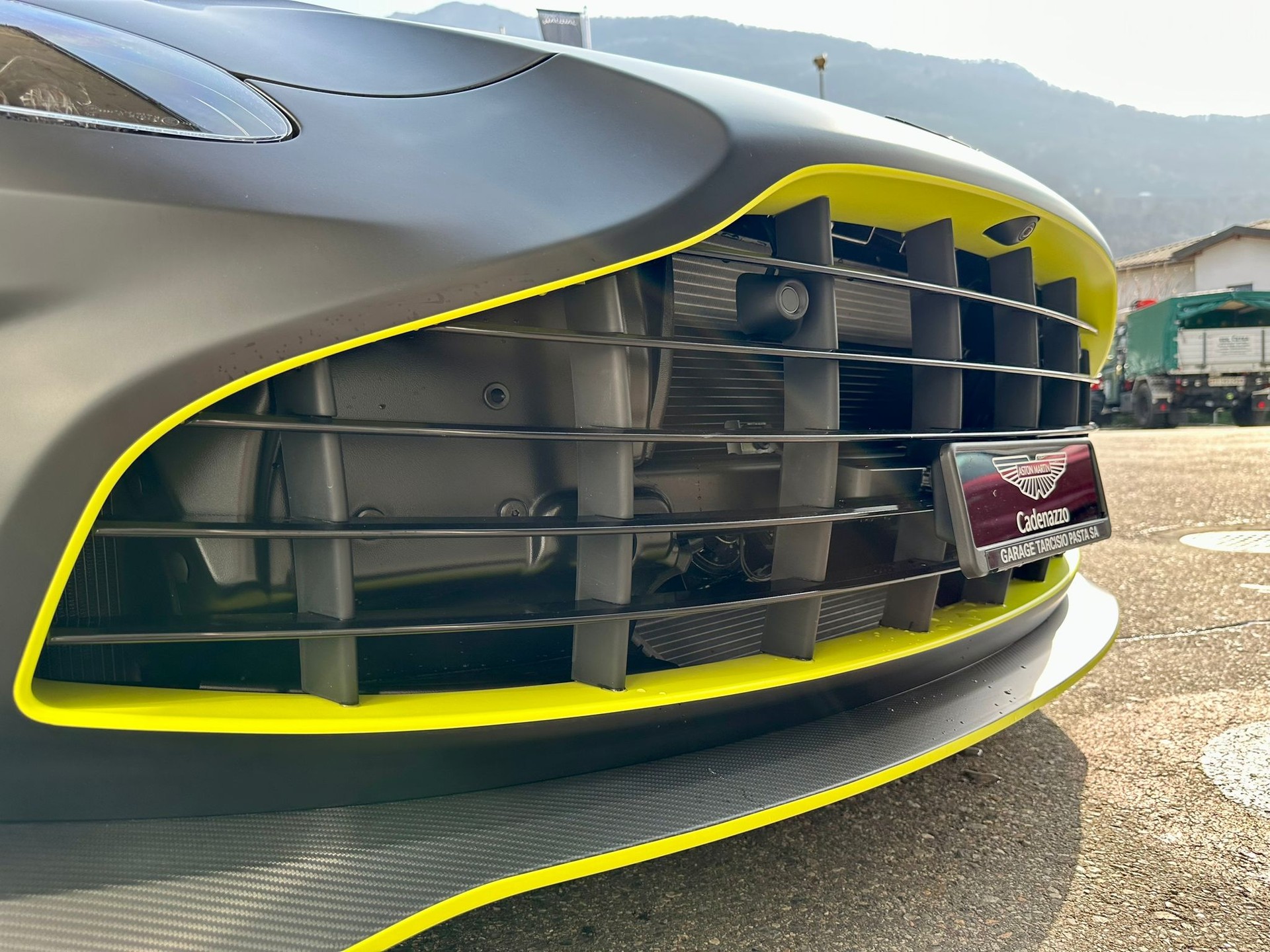 ASTON MARTIN V12 Vantage Roadster Limited Edition No.77/249-image-15