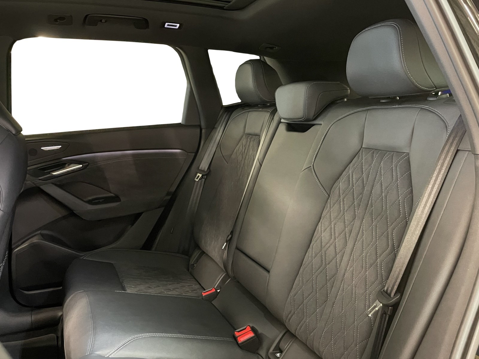 AUDI Q6 e-tron quattro-image-11