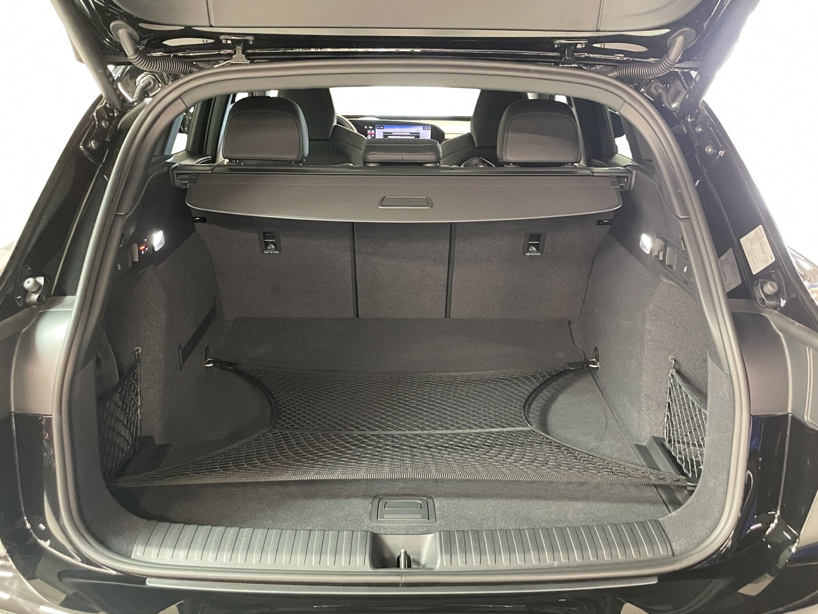 AUDI Q6 e-tron quattro-image-12