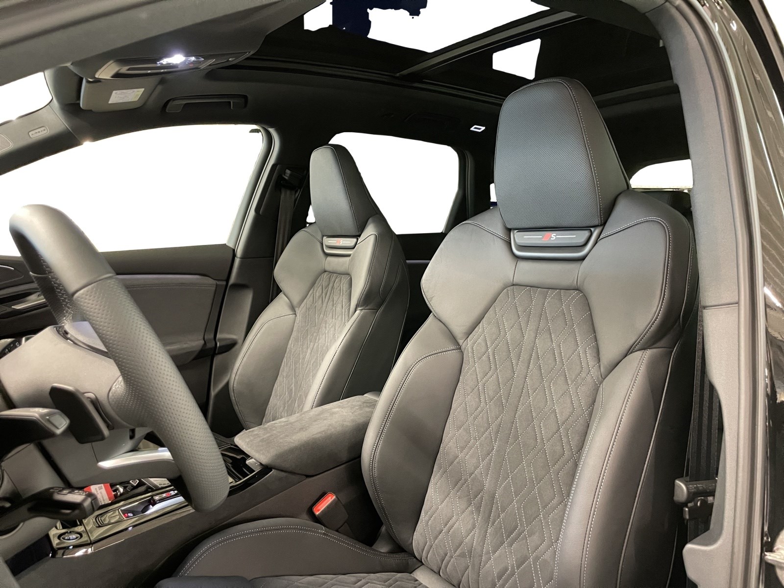 AUDI Q6 e-tron quattro-image-9