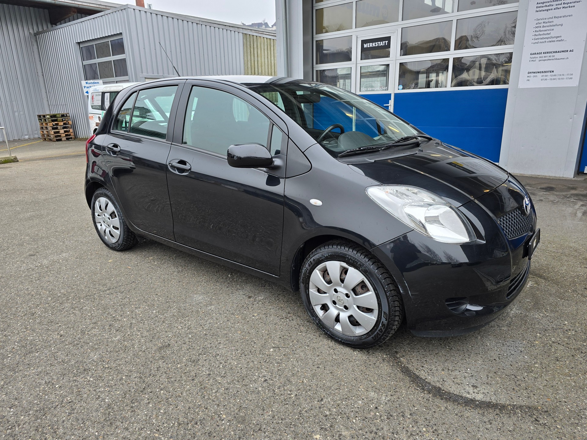 TOYOTA Yaris 1.3 Linea Luna