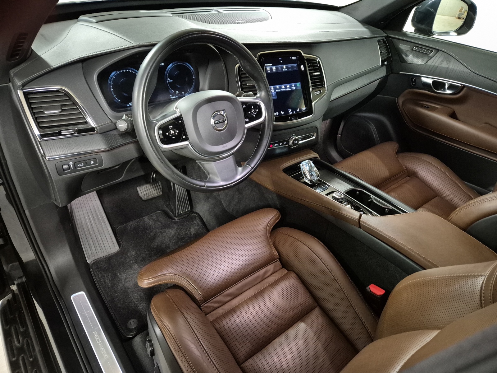VOLVO XC90 2.0 T8 TE Inscription 7P. eAWD-image-9