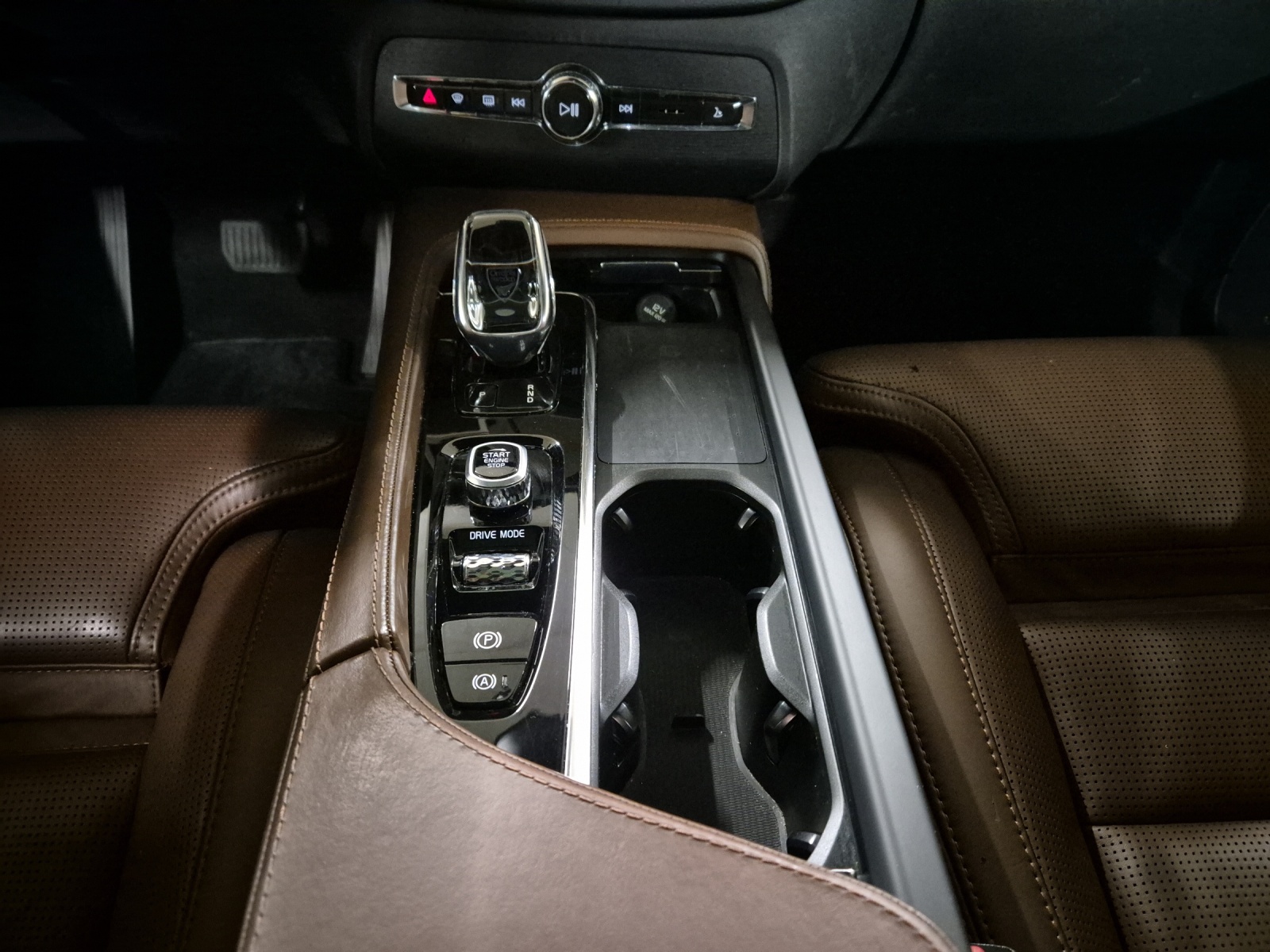 VOLVO XC90 2.0 T8 TE Inscription 7P. eAWD-image-13