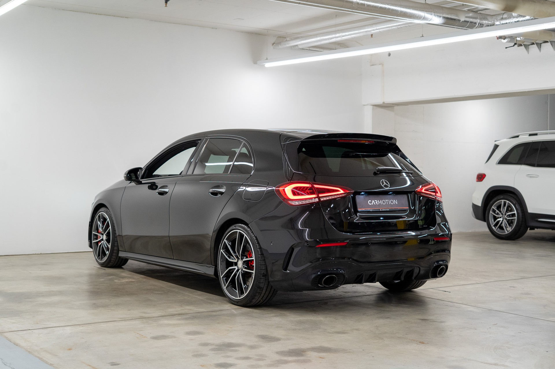MERCEDES-BENZ A 35 AMG 4matic-showroom-element-3